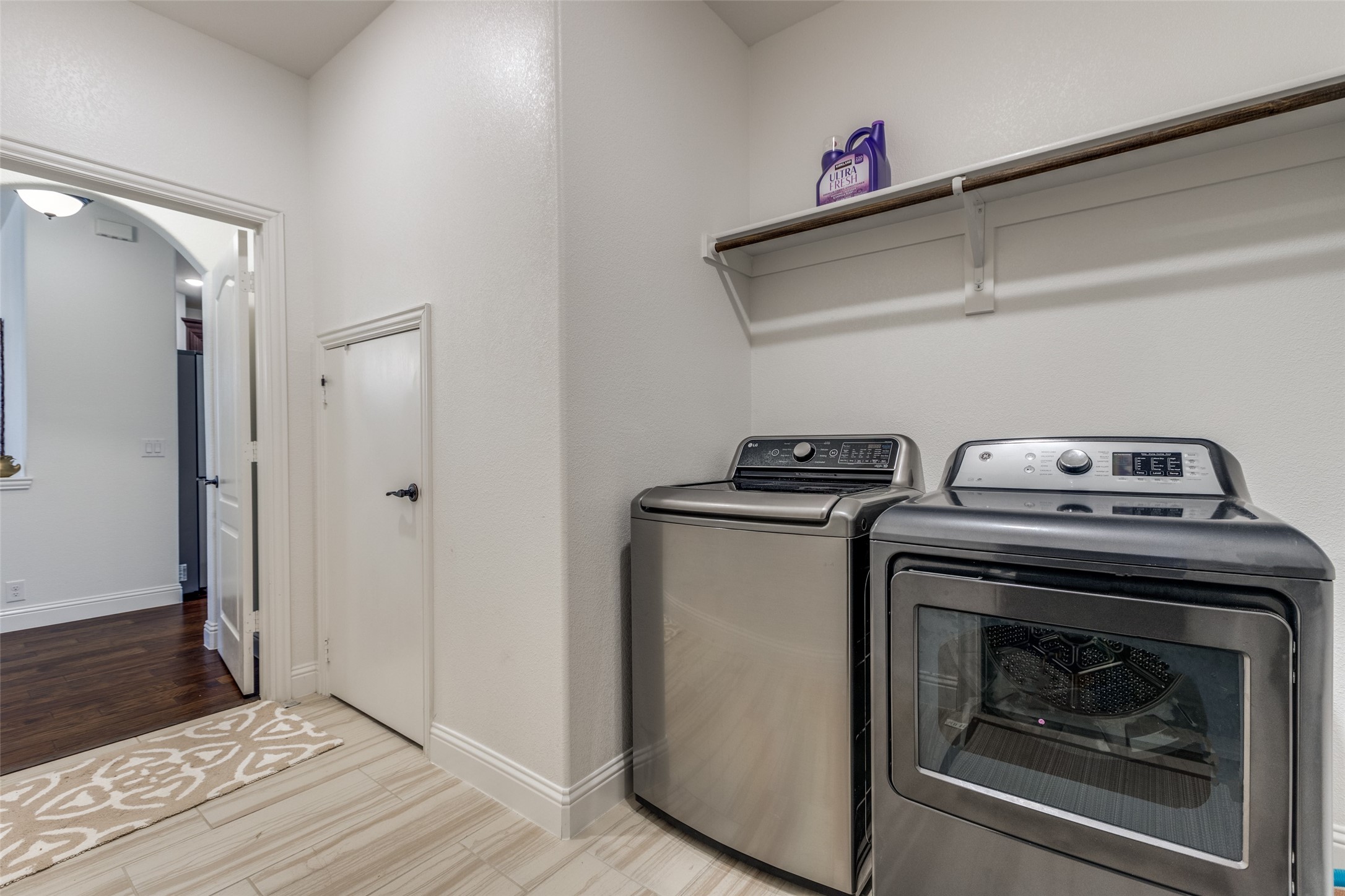 1708 Benny Lane