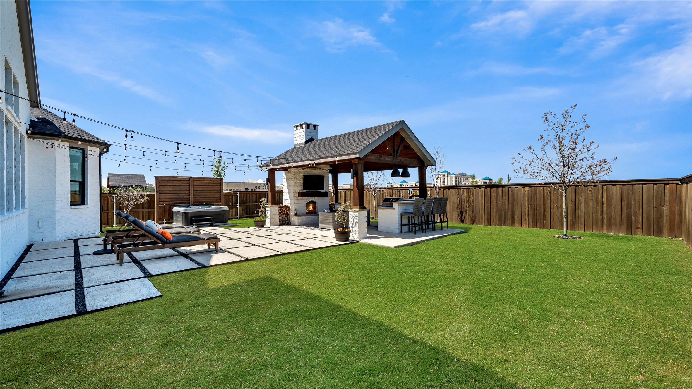 2452 Horsetail Road