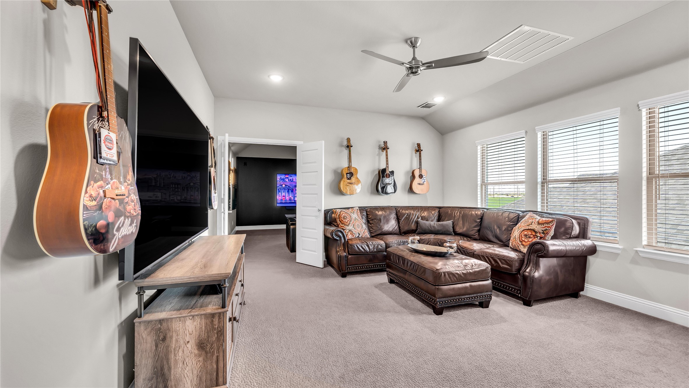 2452 Horsetail Road