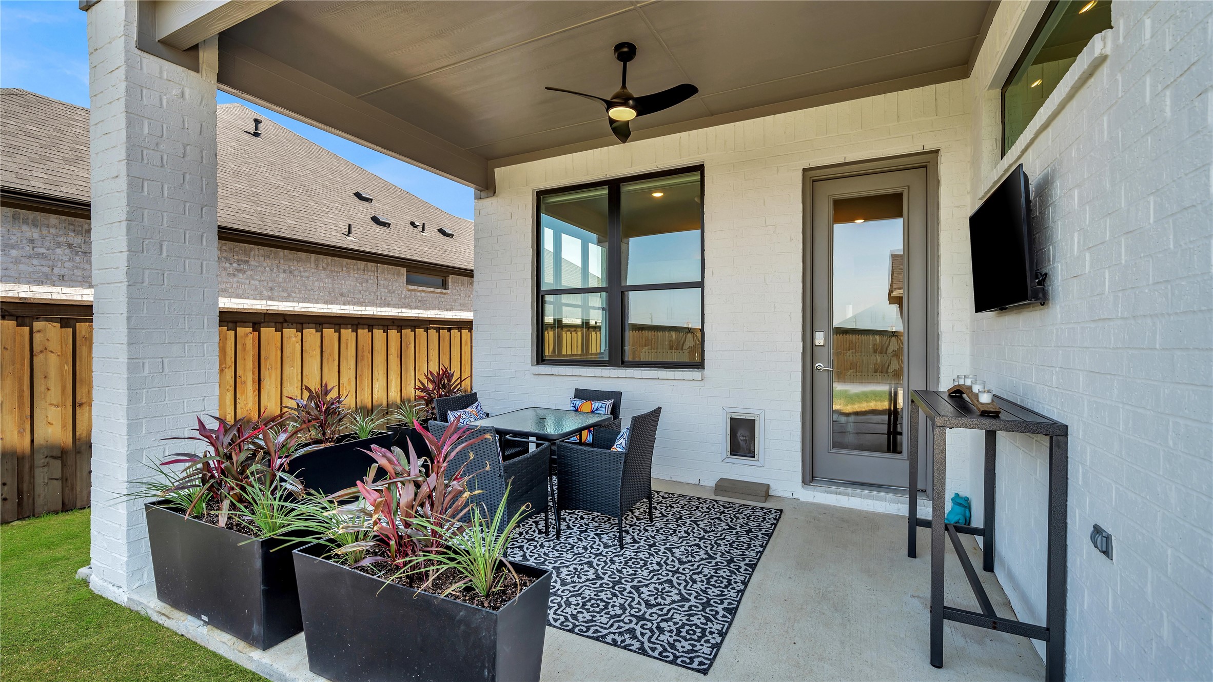 2452 Horsetail Road