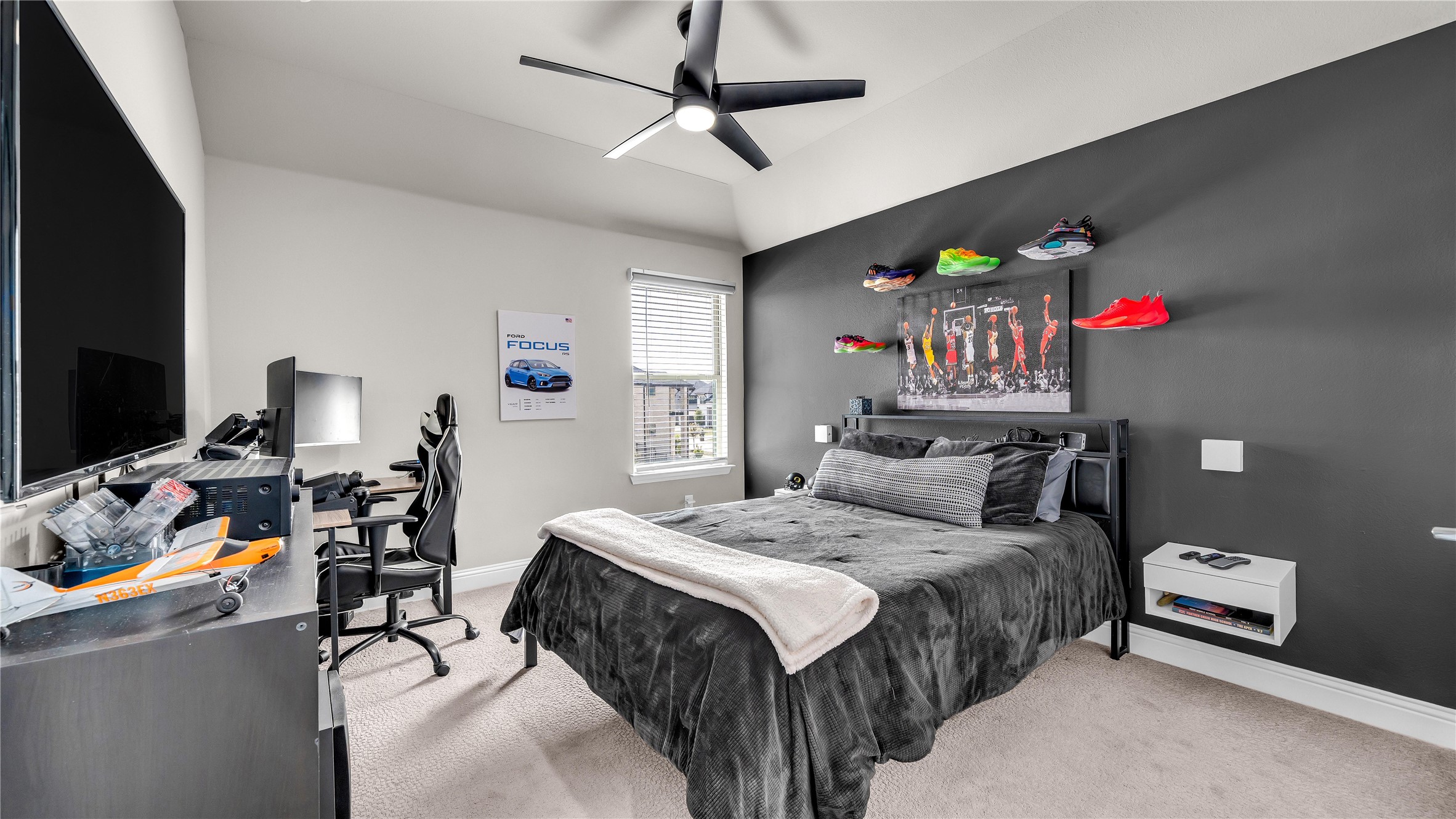 2452 Horsetail Road