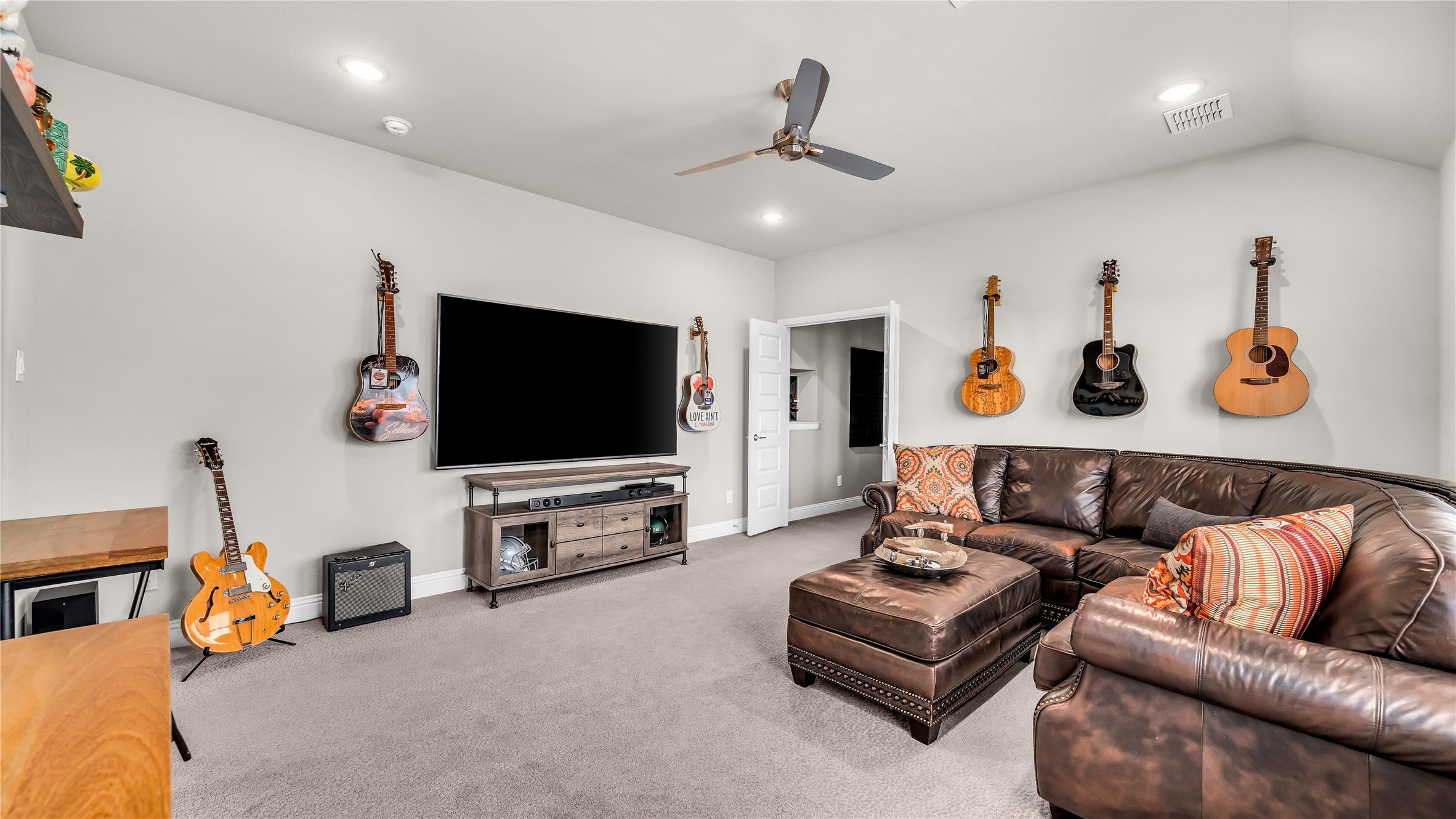 2452 Horsetail Road