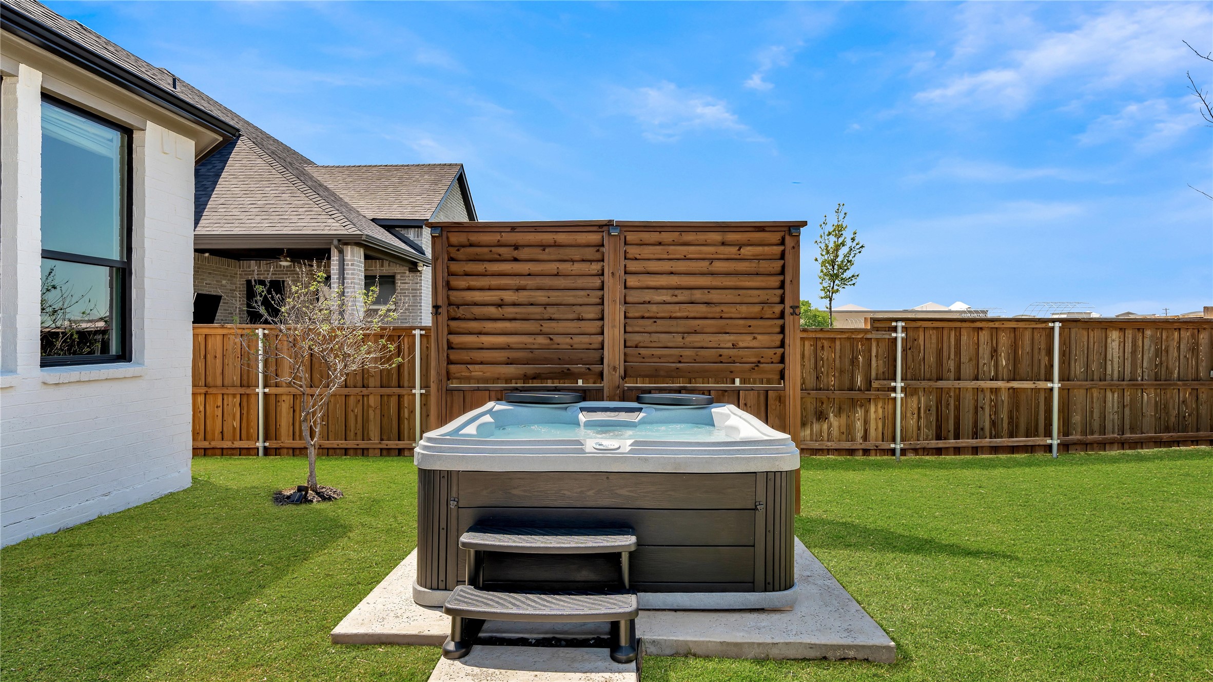 2452 Horsetail Road