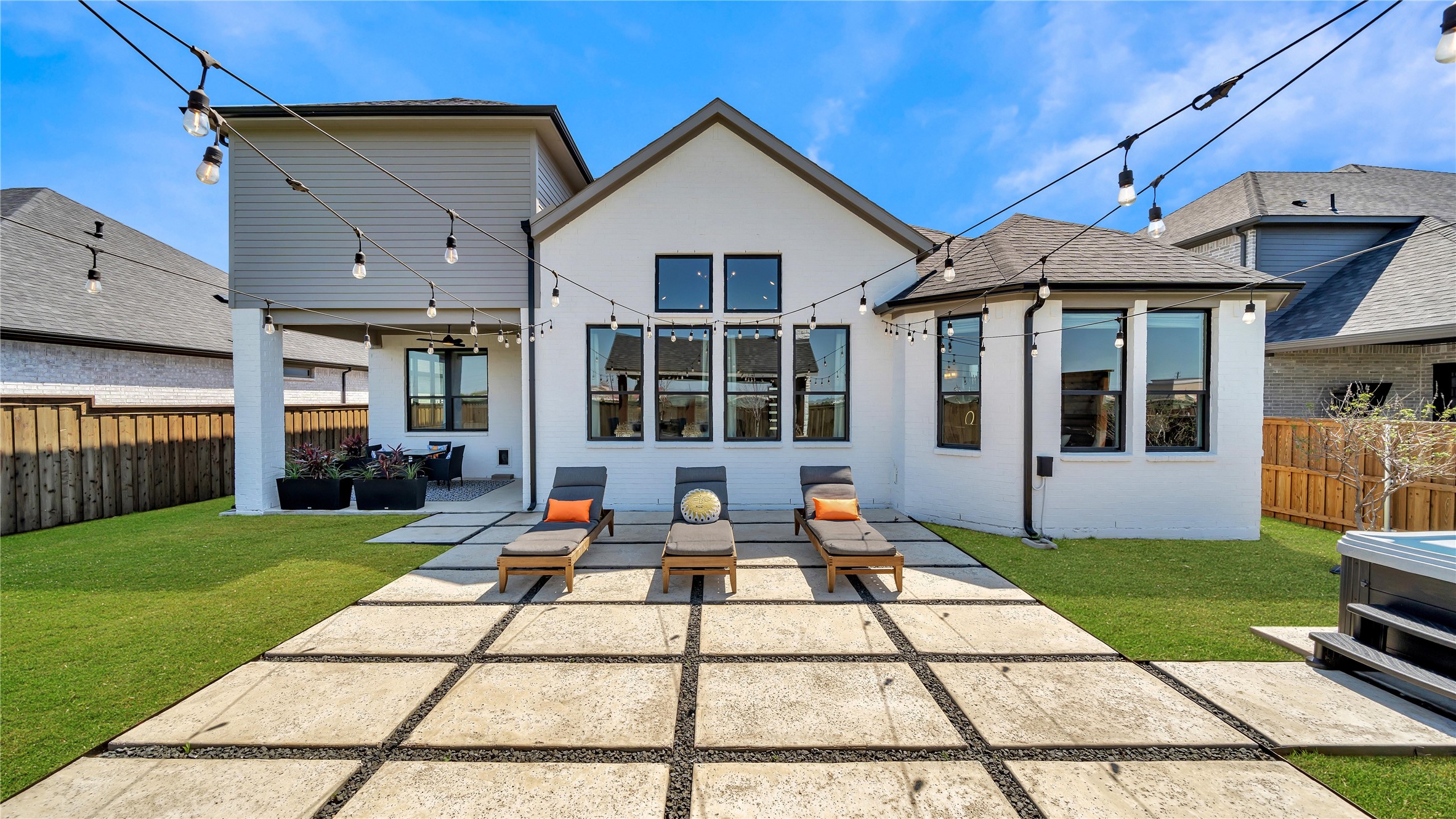 2452 Horsetail Road