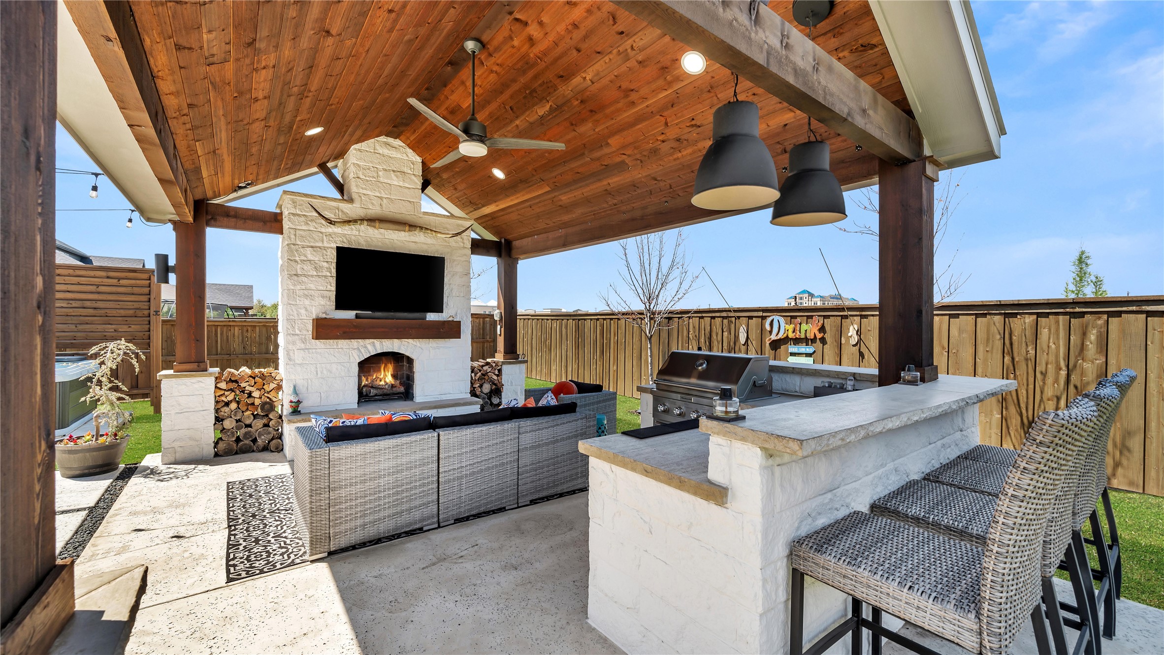 2452 Horsetail Road