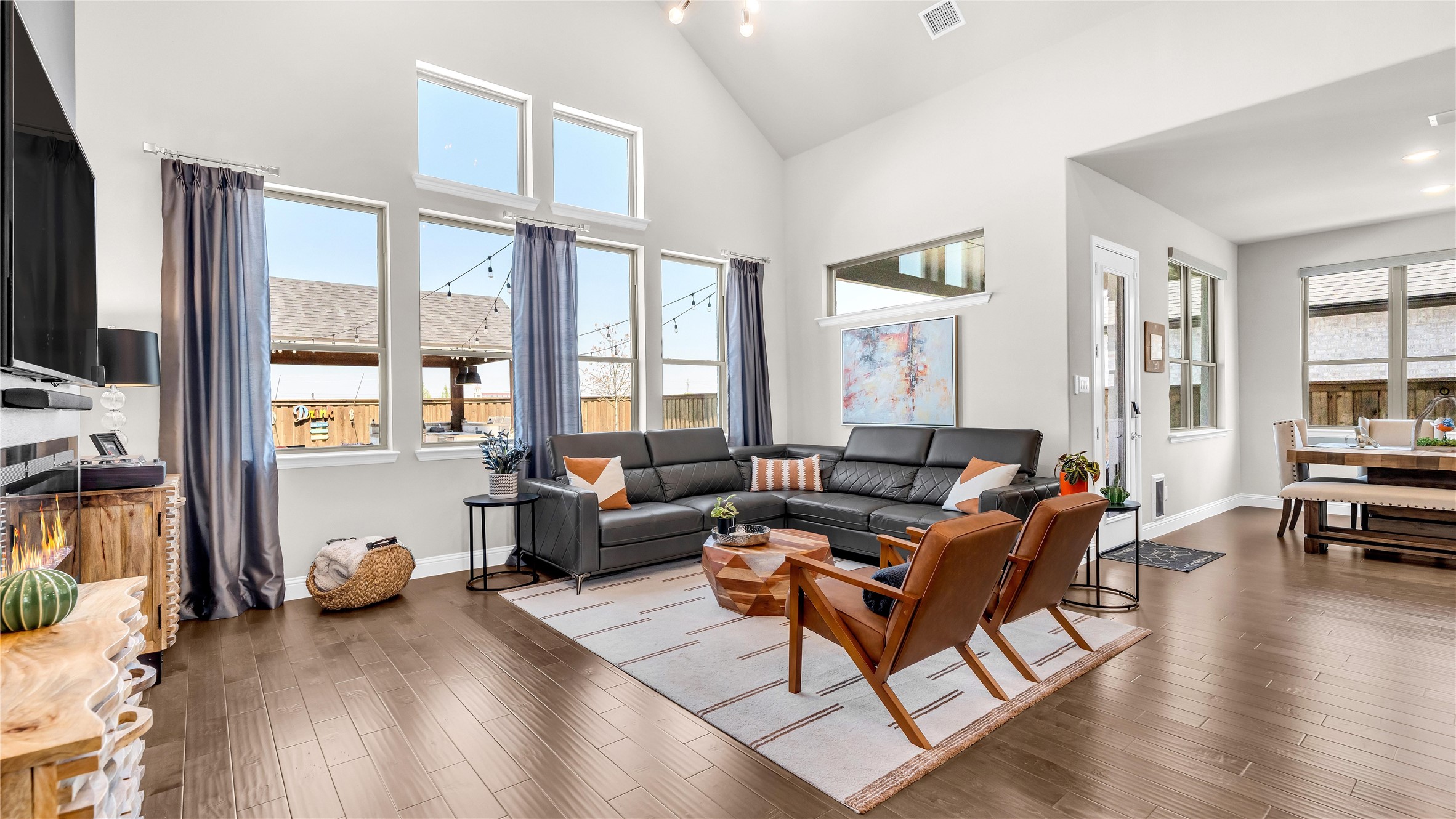2452 Horsetail Road