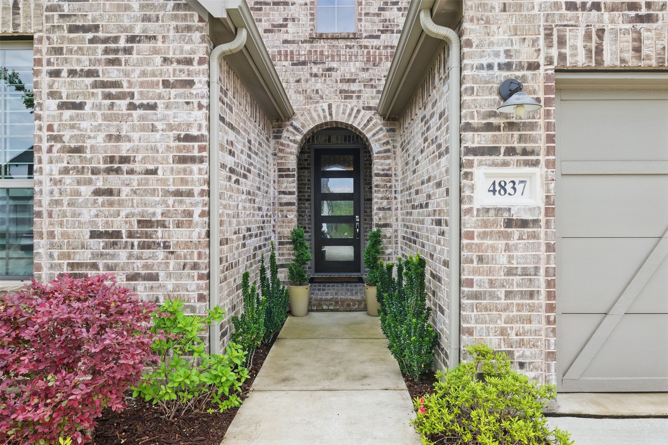 4837 Woodruff Lane