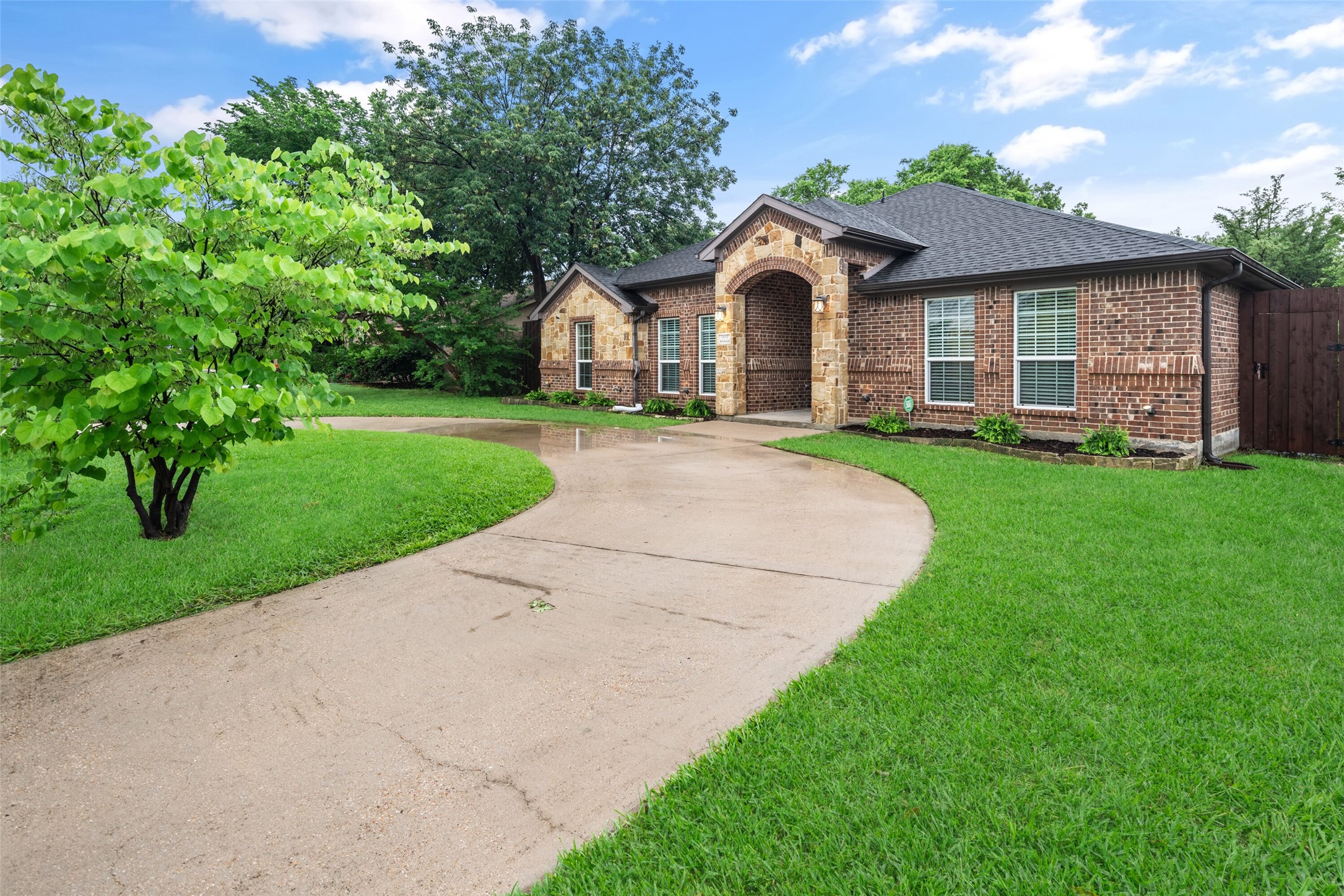 3050 Kinkaid Drive