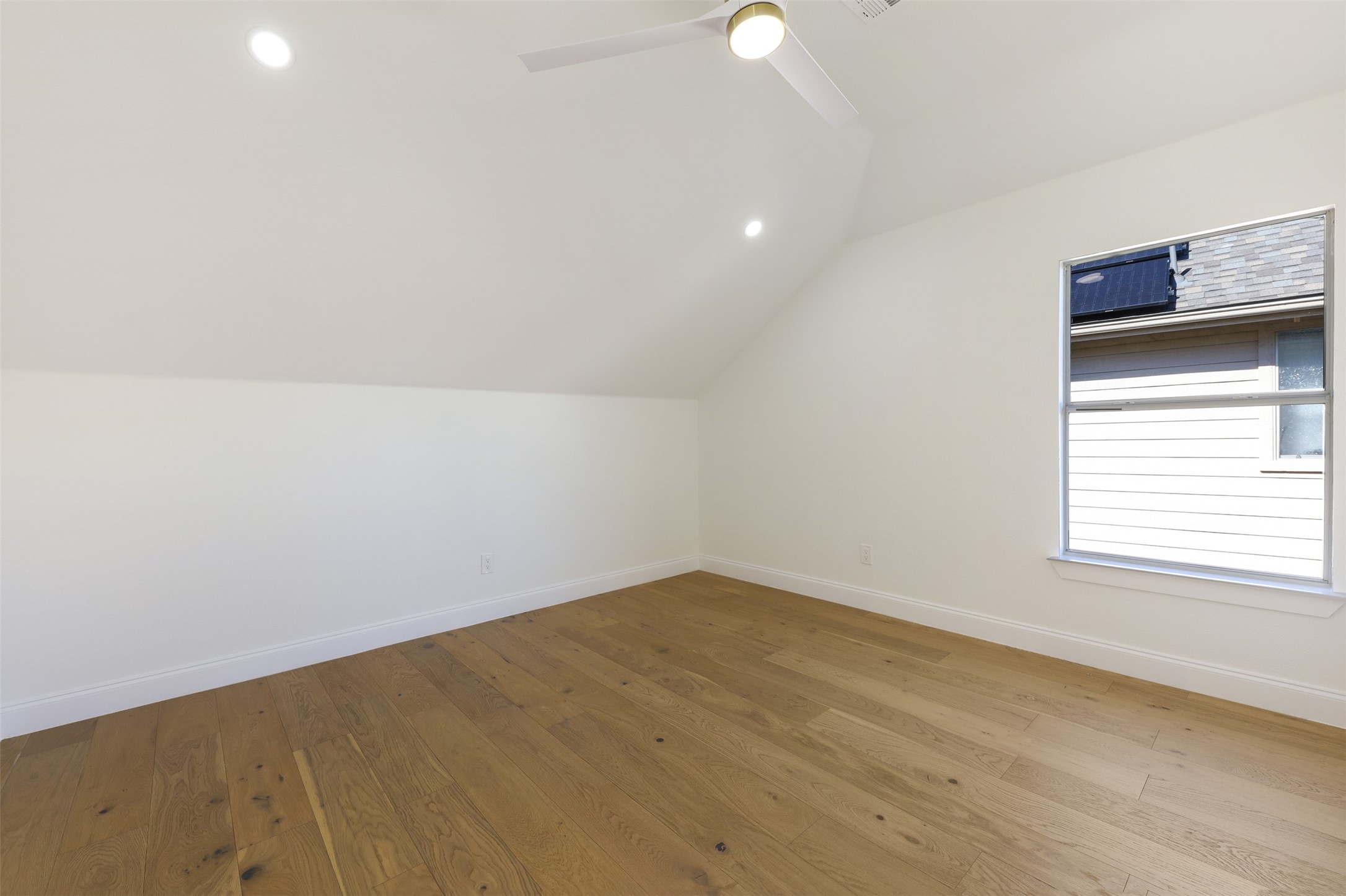 3933 Harbor Drive