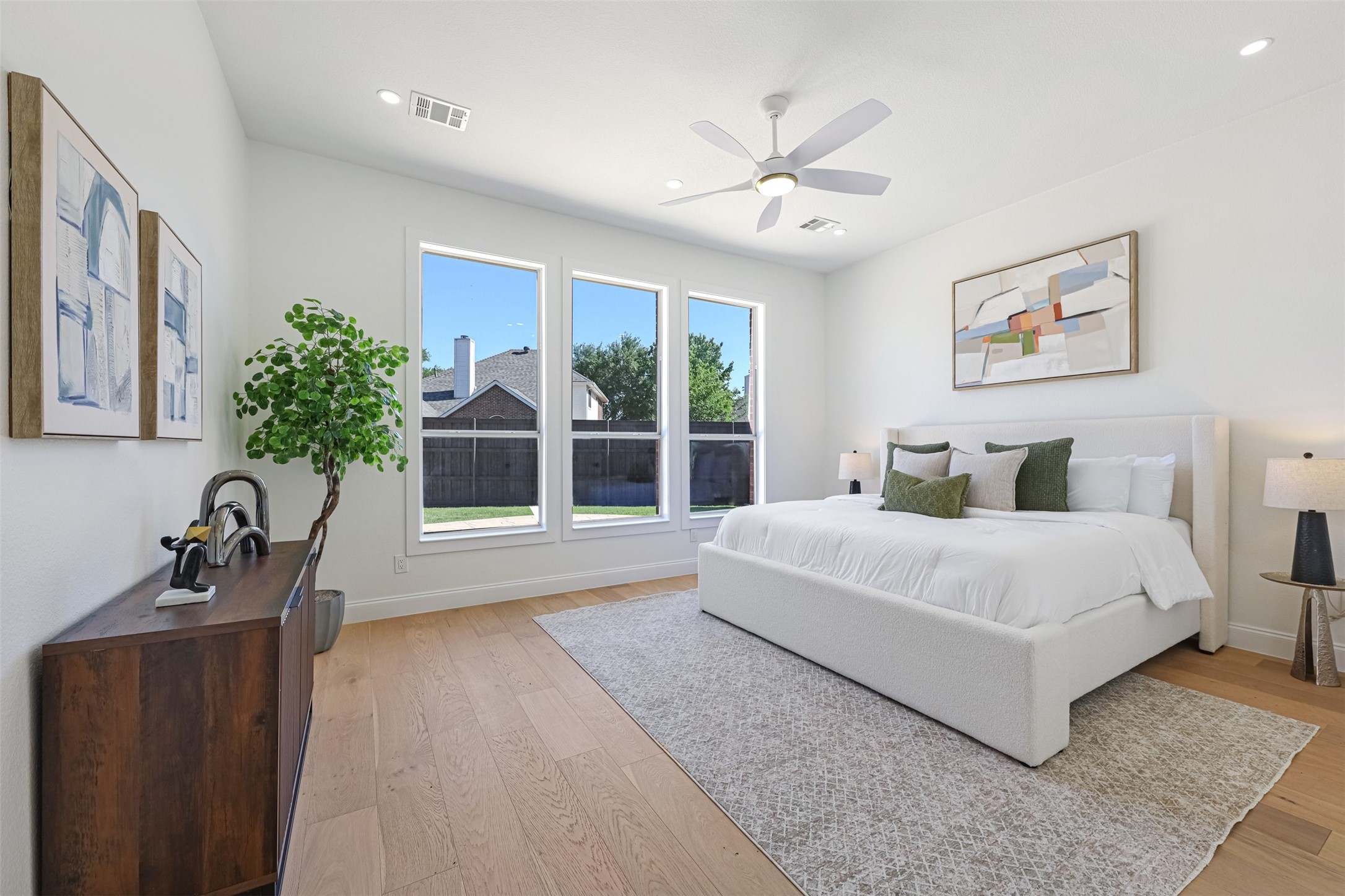 3933 Harbor Drive