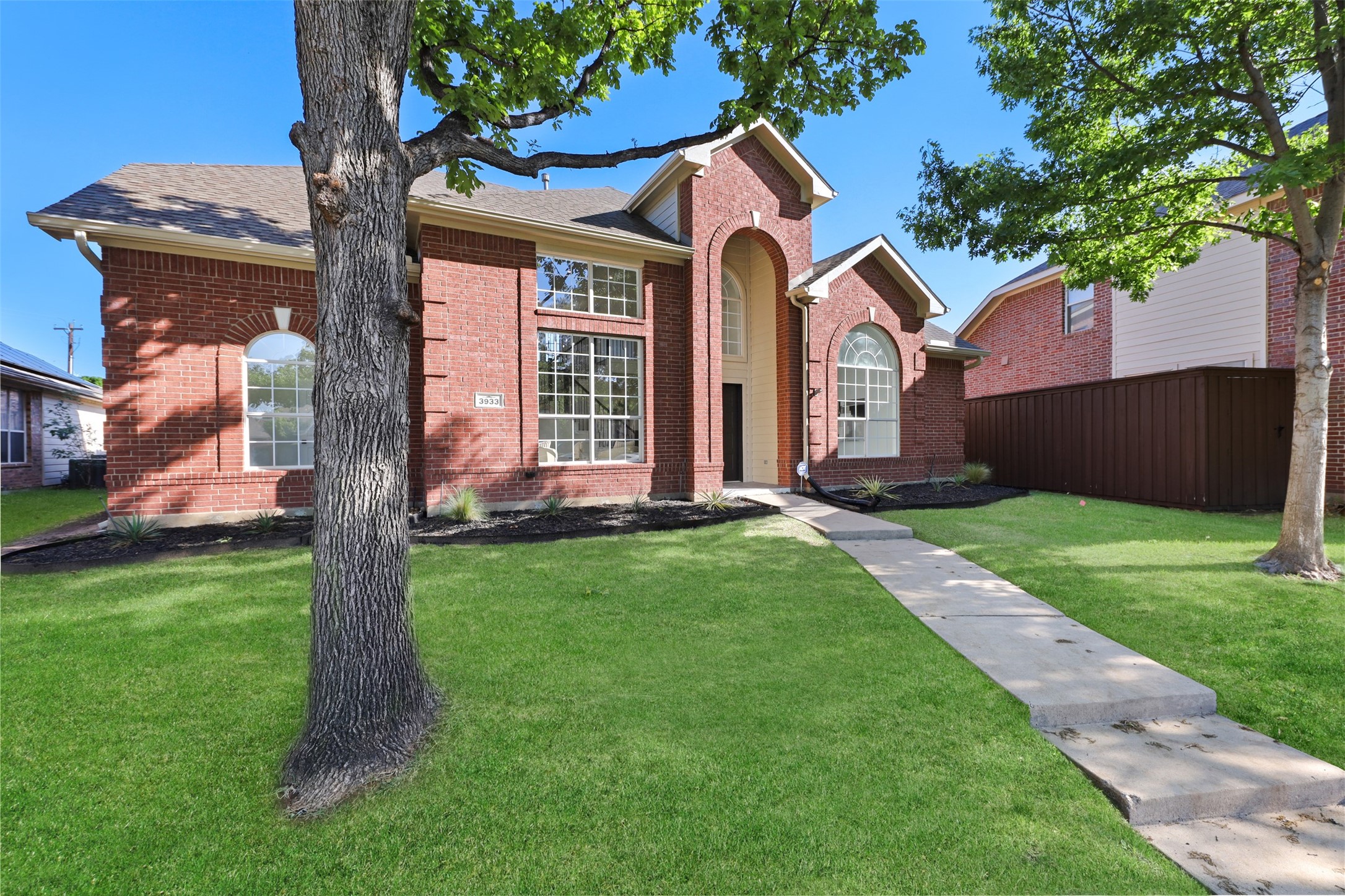 3933 Harbor Drive