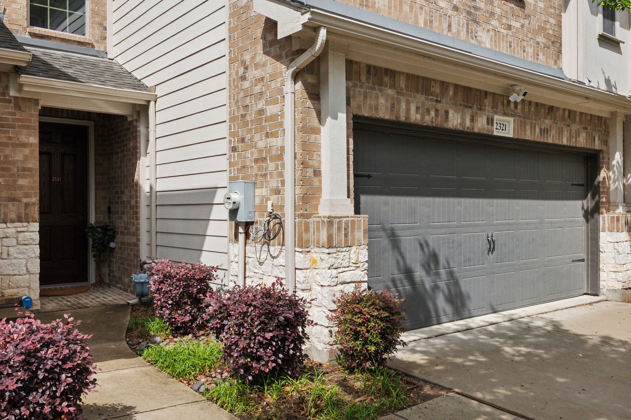 2321 Molly Lane