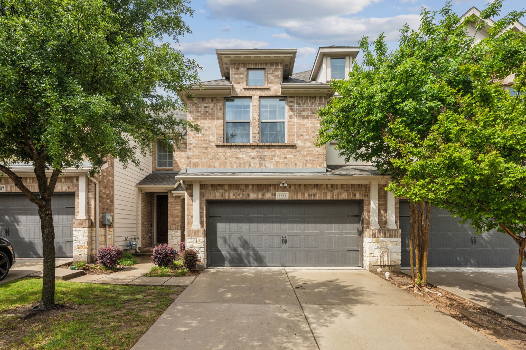 2321 Molly Lane