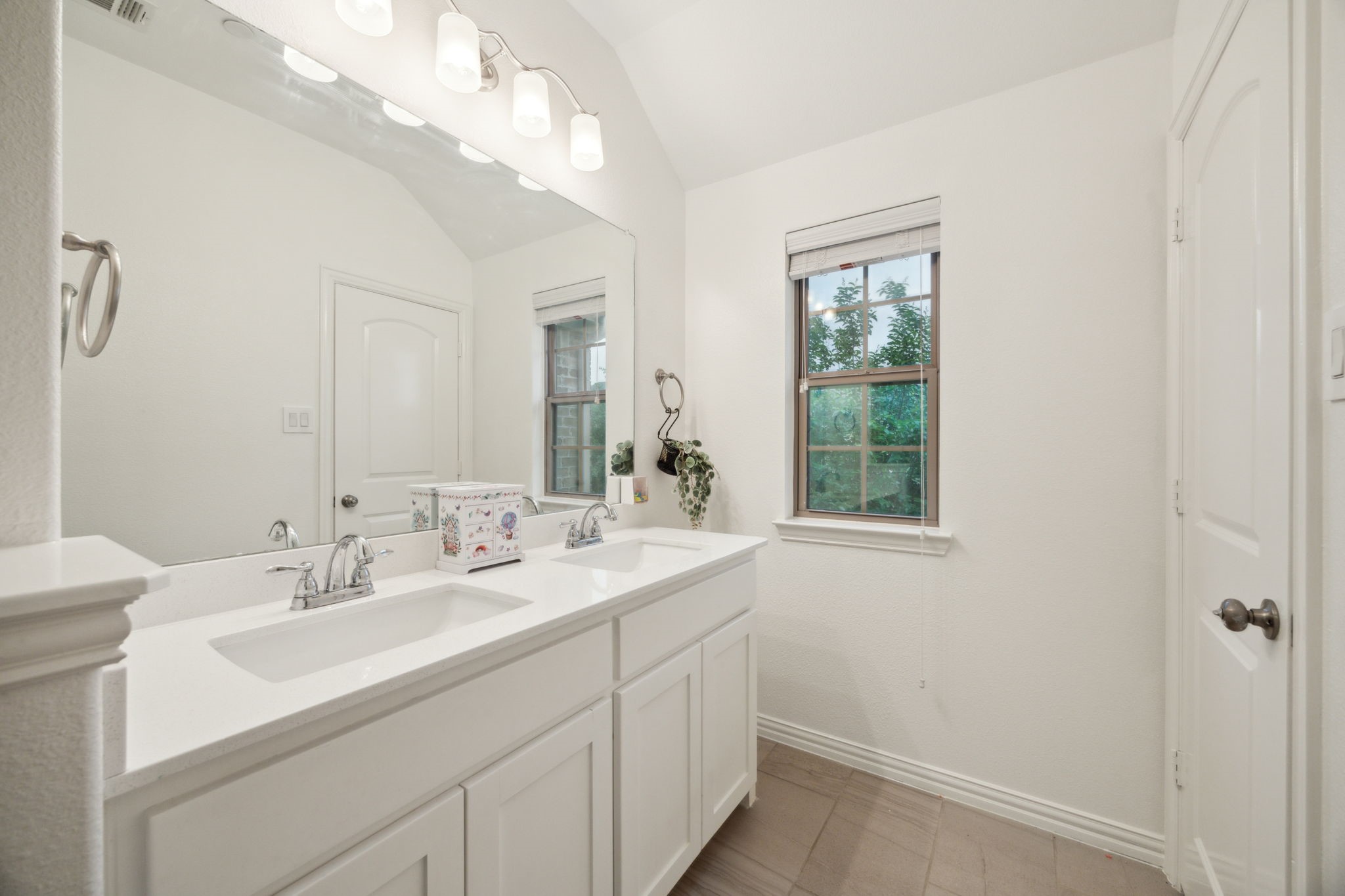 2321 Molly Lane
