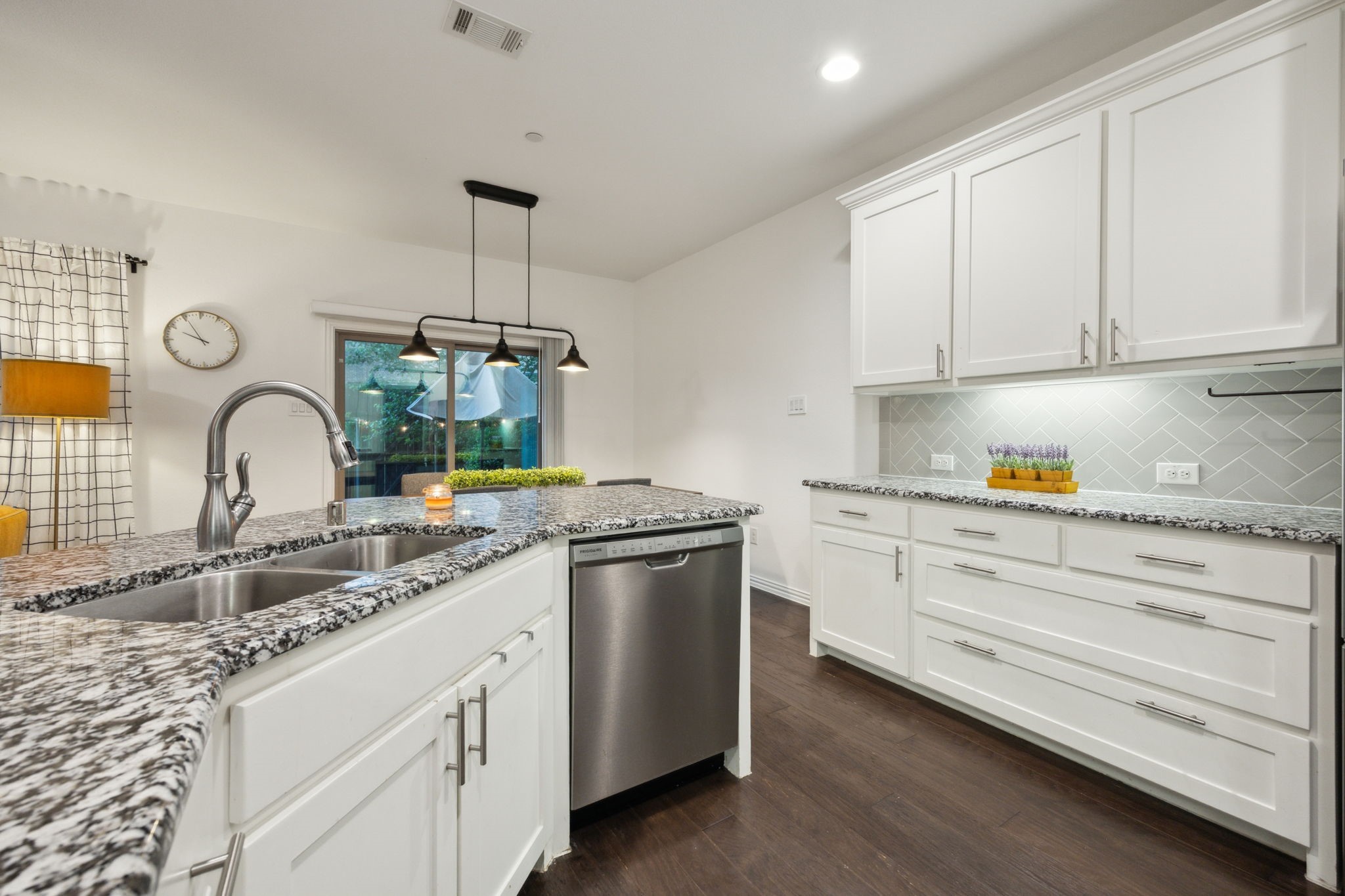 2321 Molly Lane