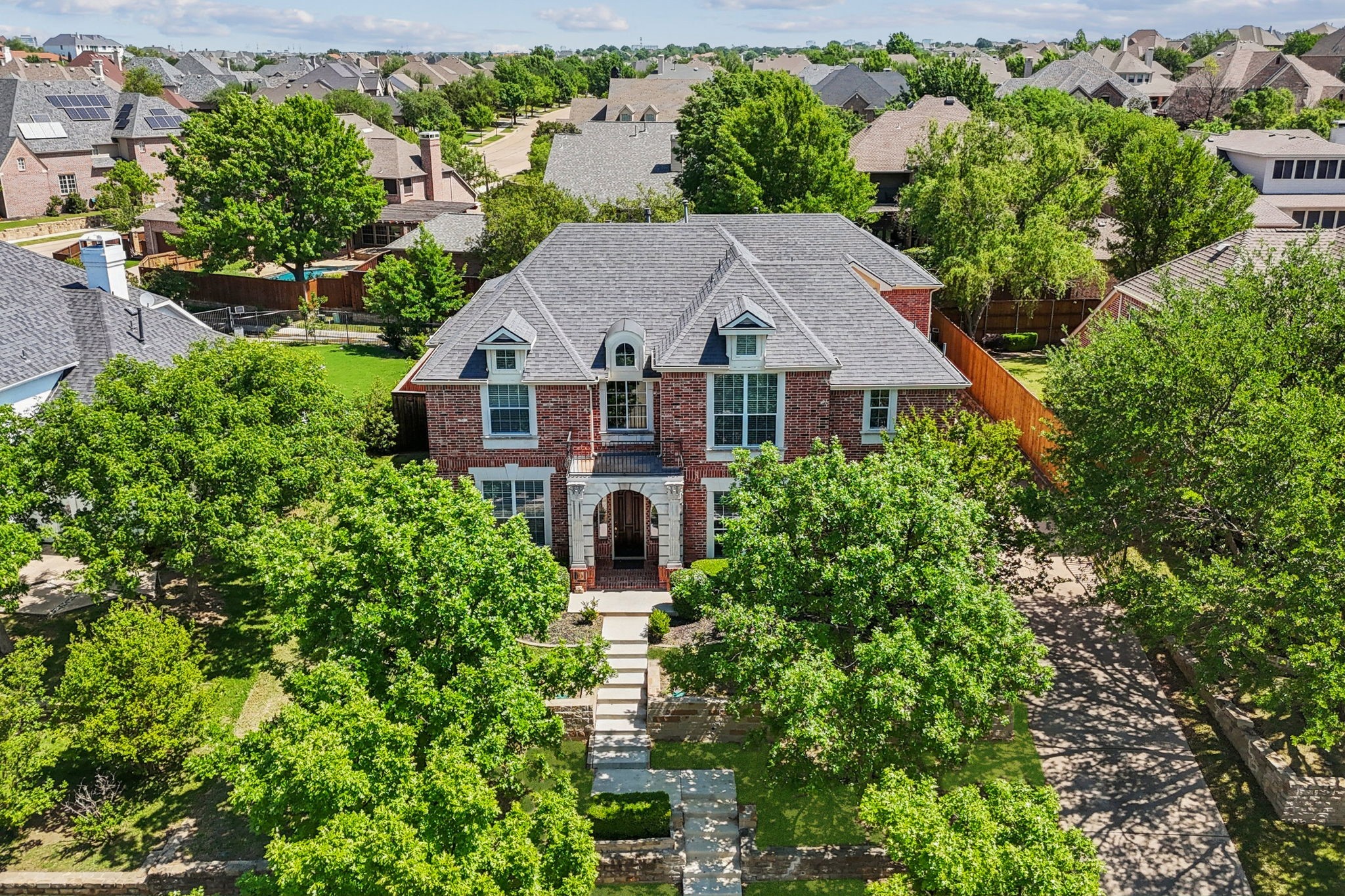 1209 Queen Peggy Lane