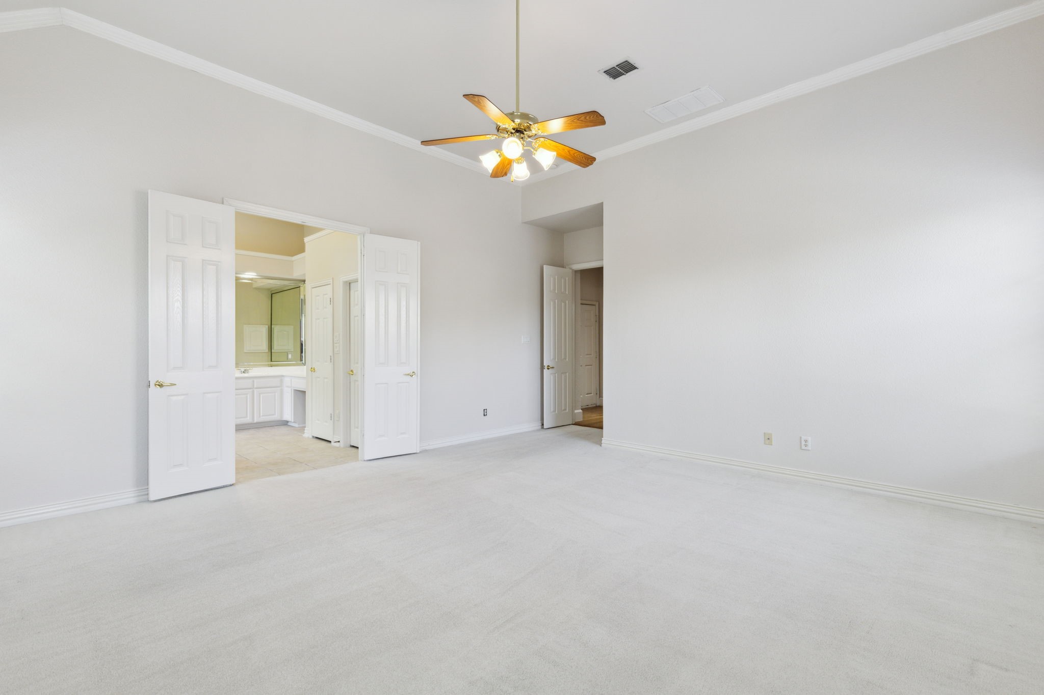 1209 Queen Peggy Lane