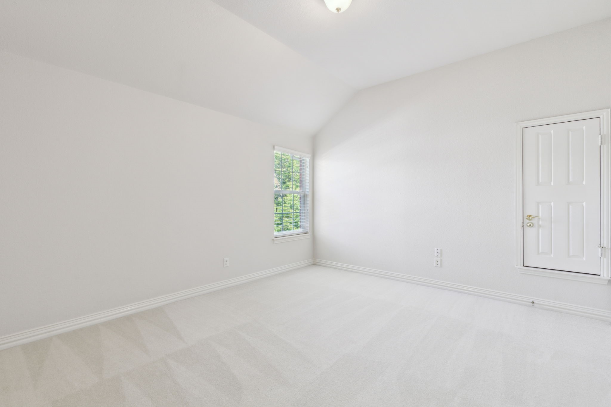 1209 Queen Peggy Lane