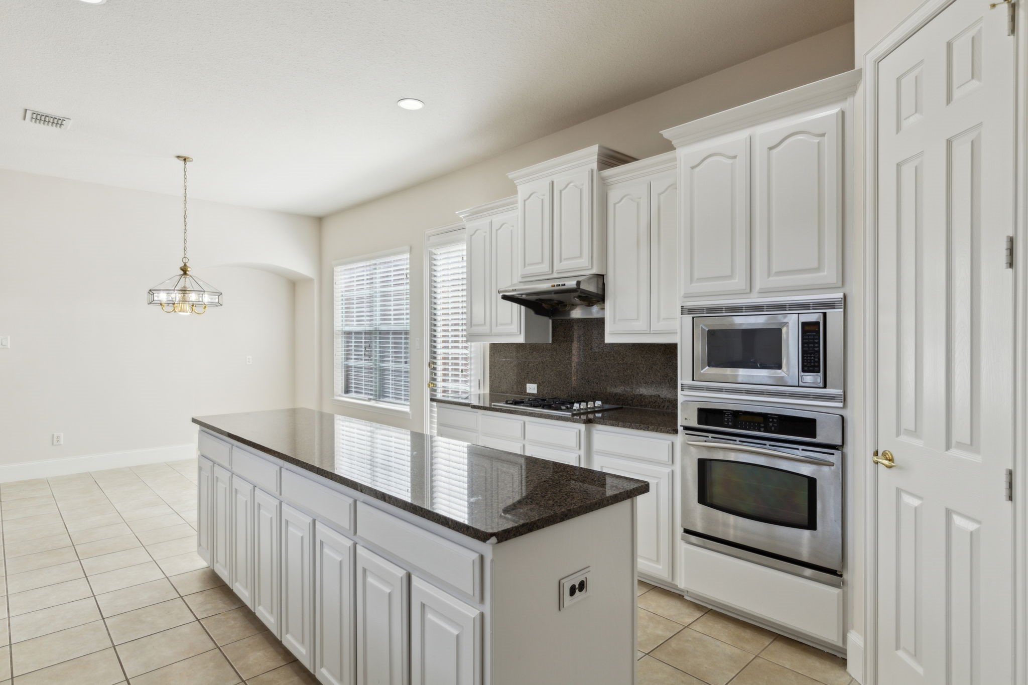 1209 Queen Peggy Lane