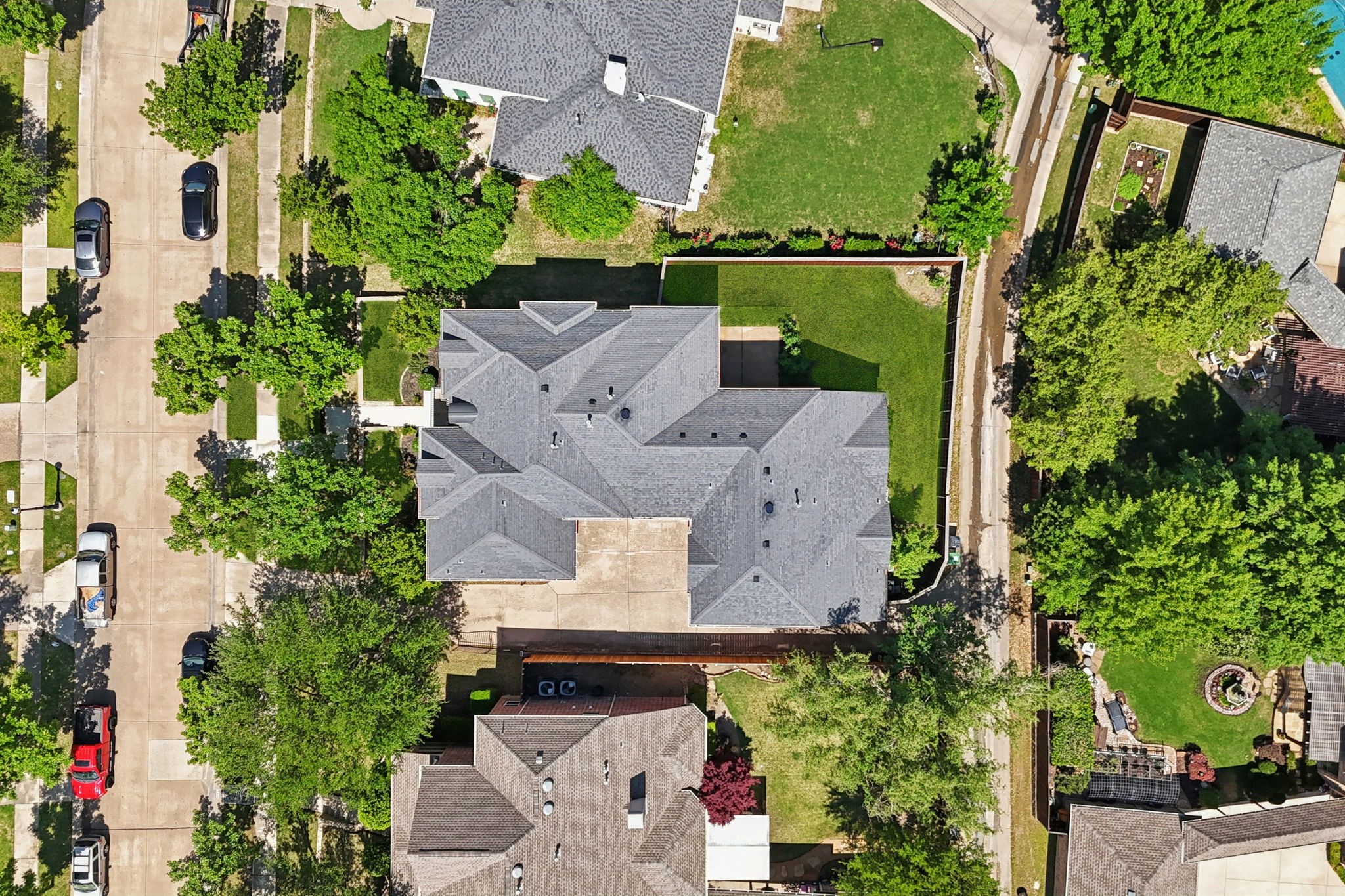 1209 Queen Peggy Lane