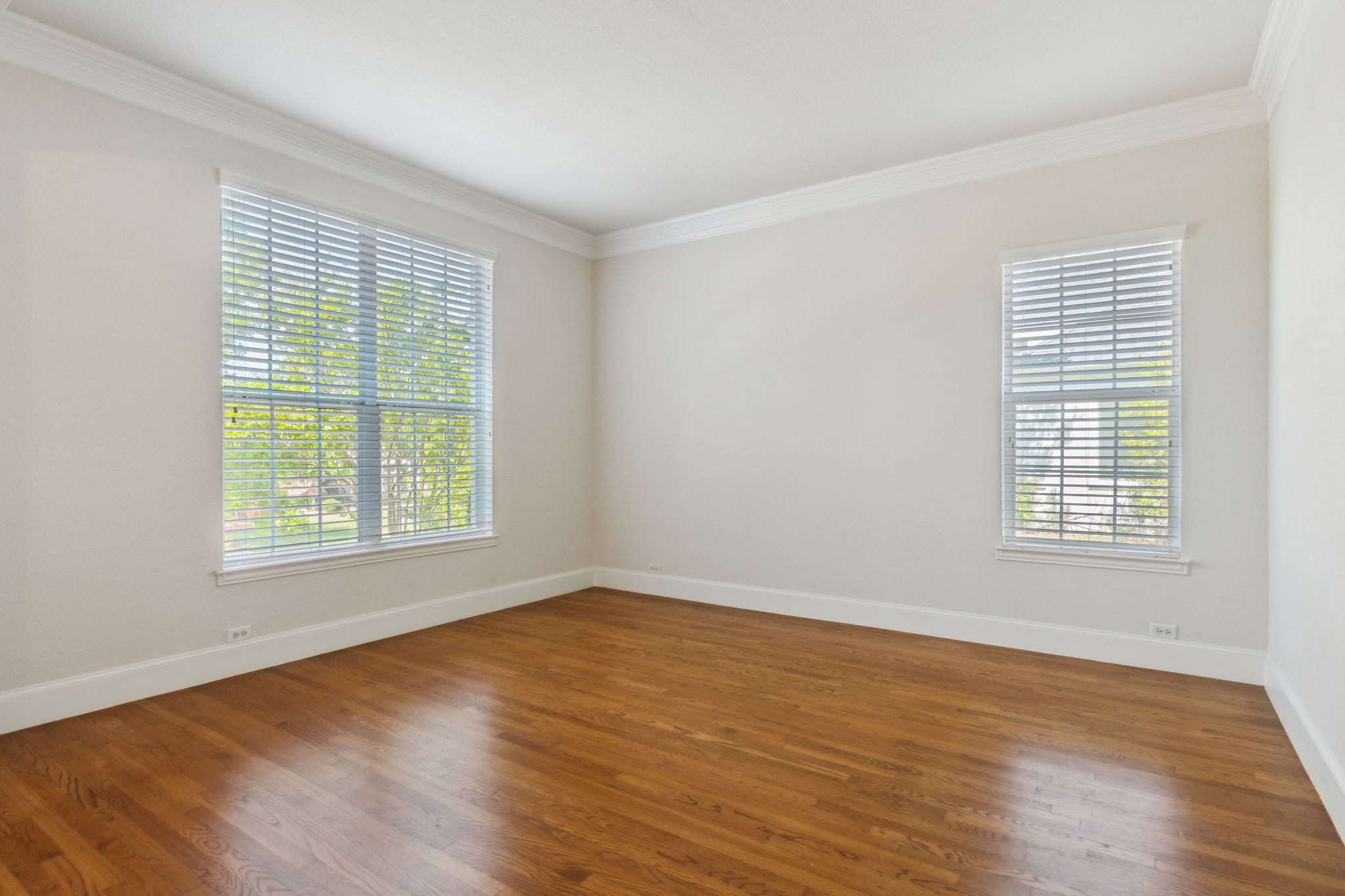 1209 Queen Peggy Lane