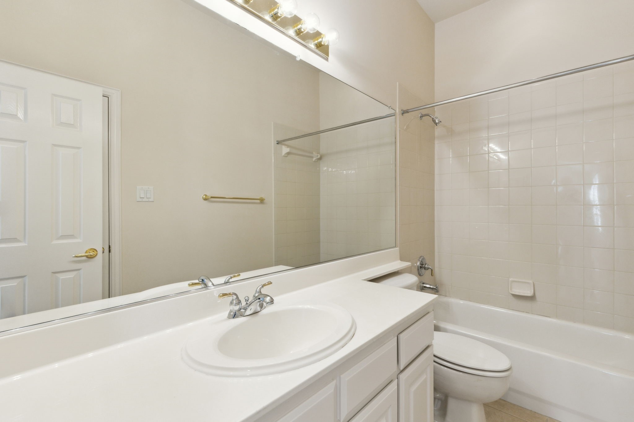 1209 Queen Peggy Lane
