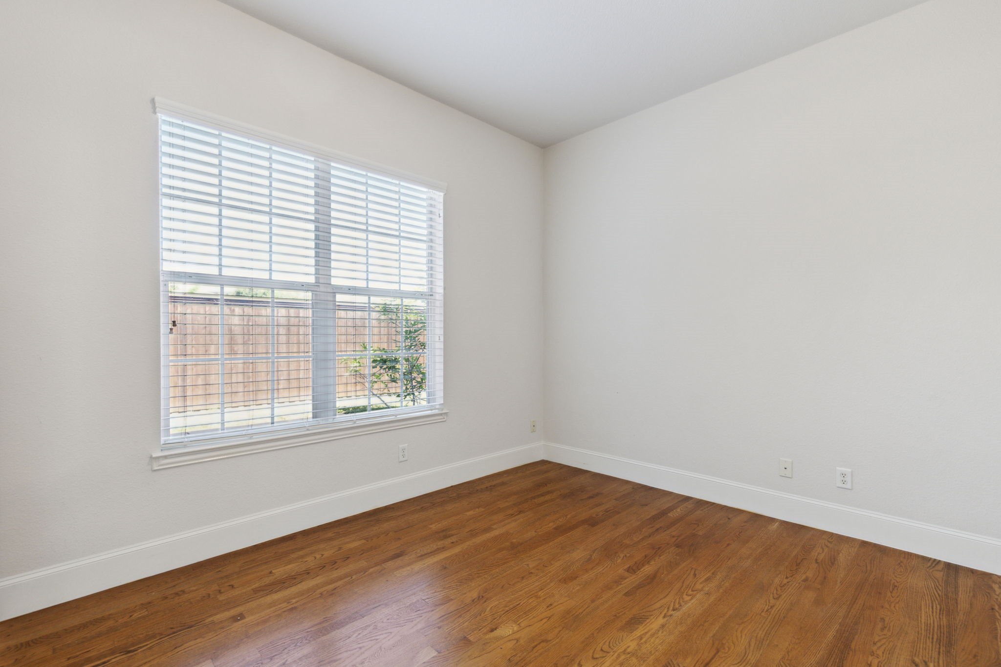 1209 Queen Peggy Lane