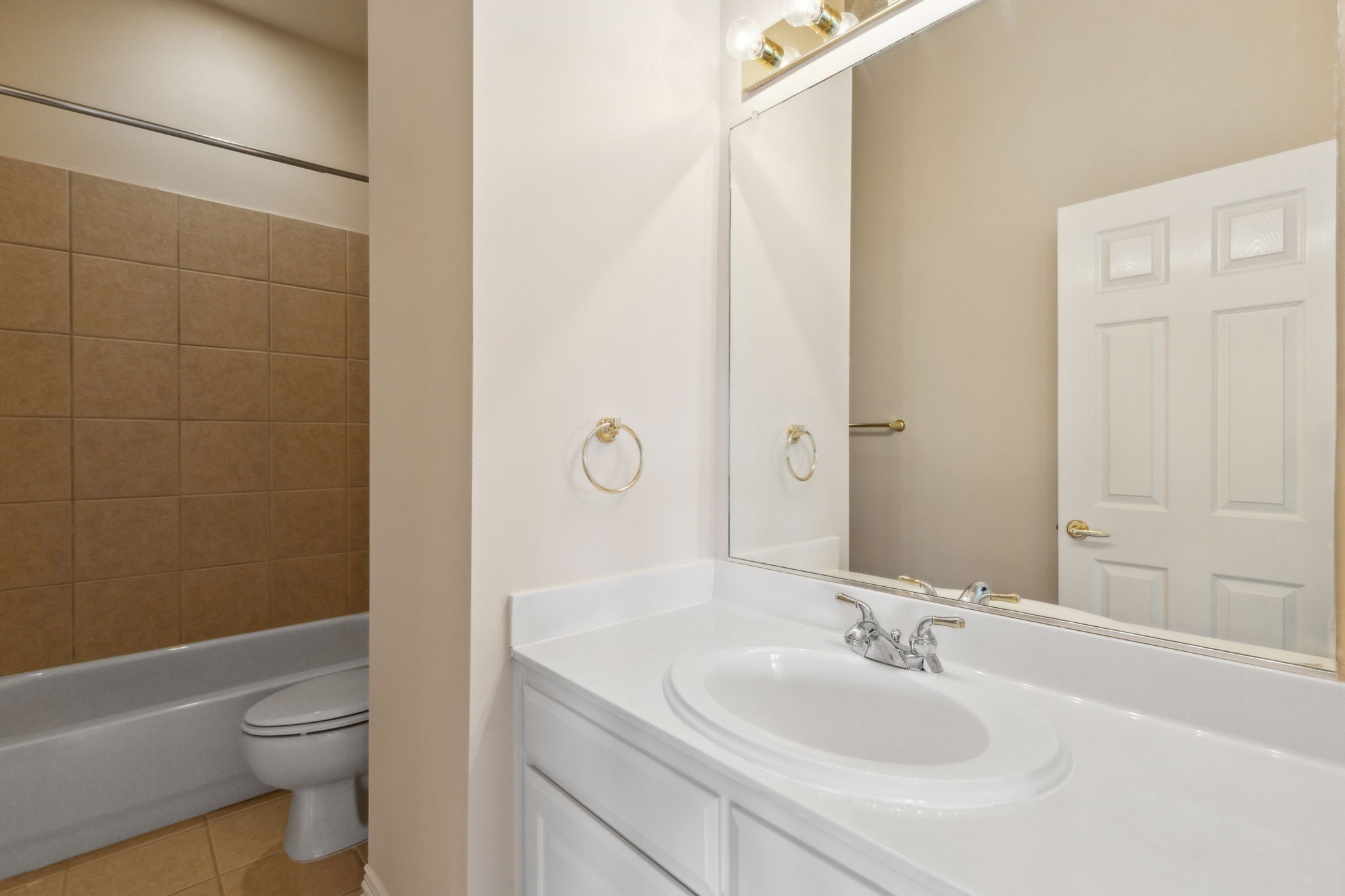 1209 Queen Peggy Lane