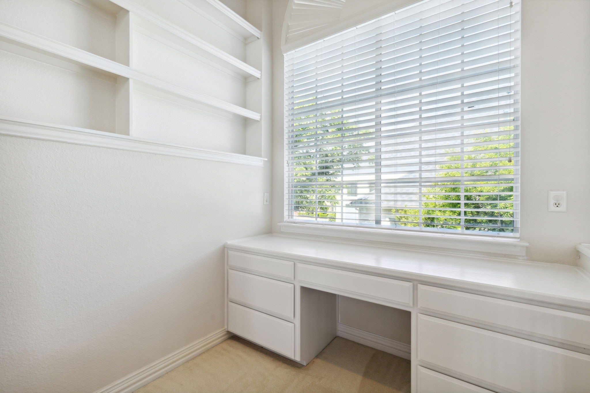 1209 Queen Peggy Lane