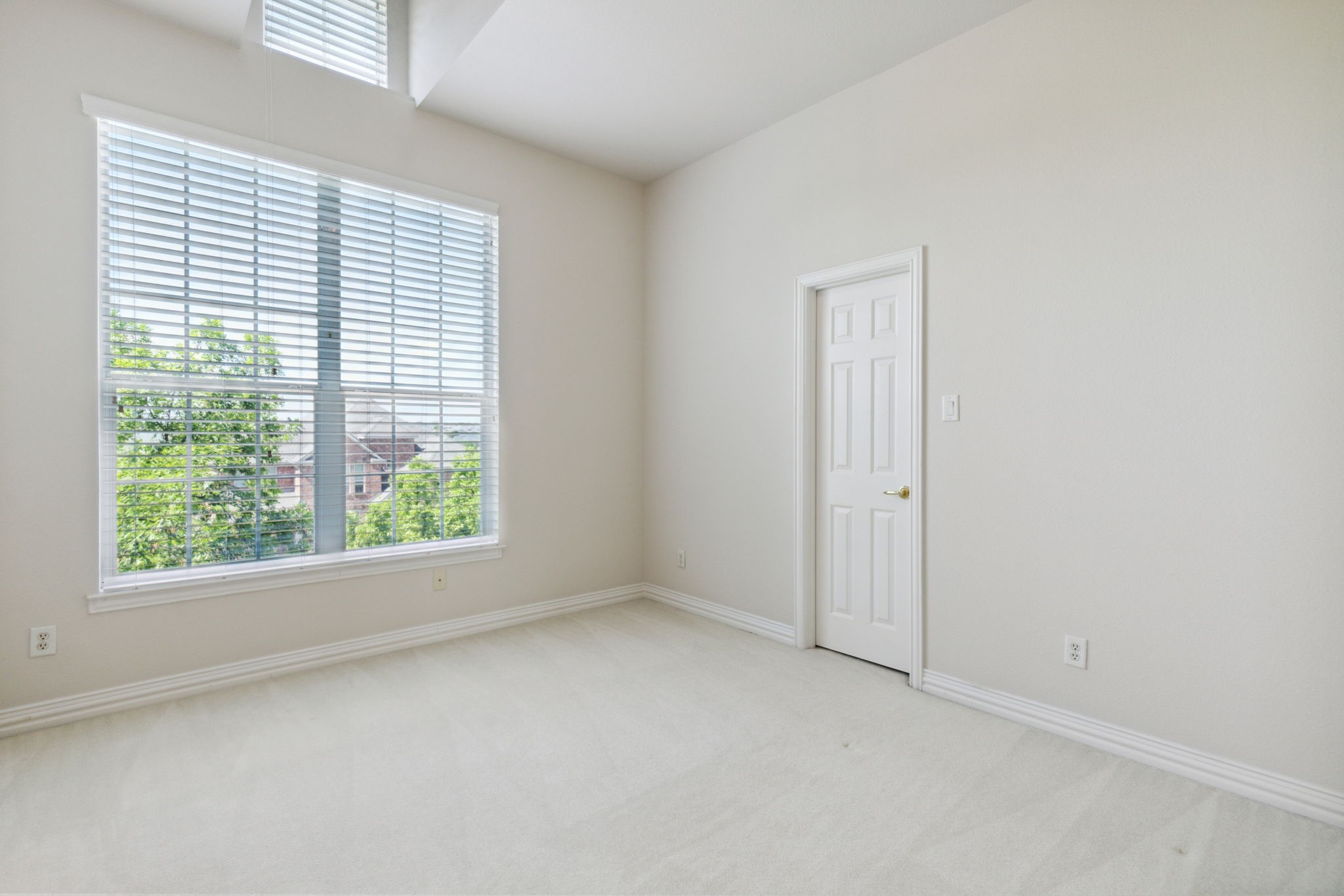 1209 Queen Peggy Lane