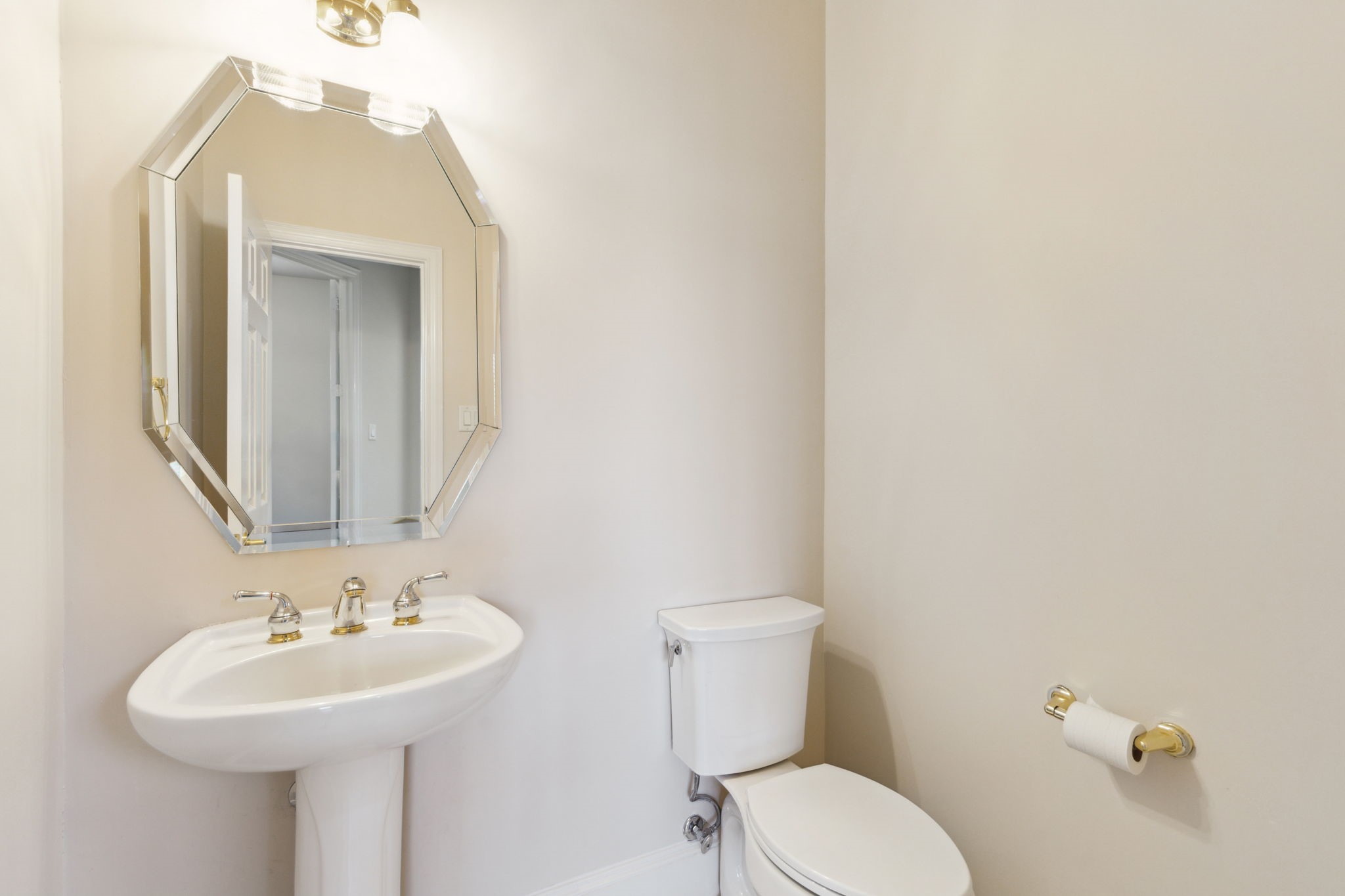 1209 Queen Peggy Lane
