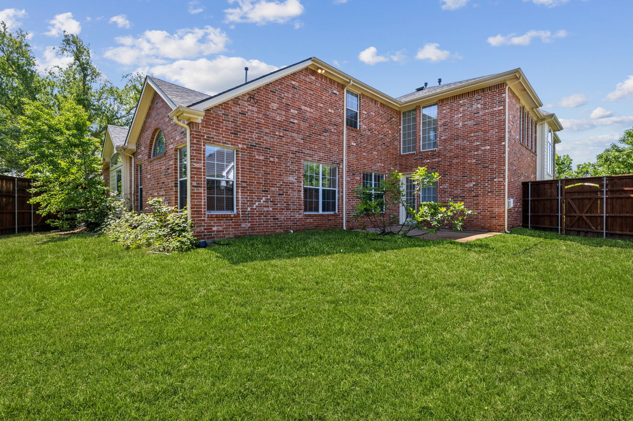 1209 Queen Peggy Lane