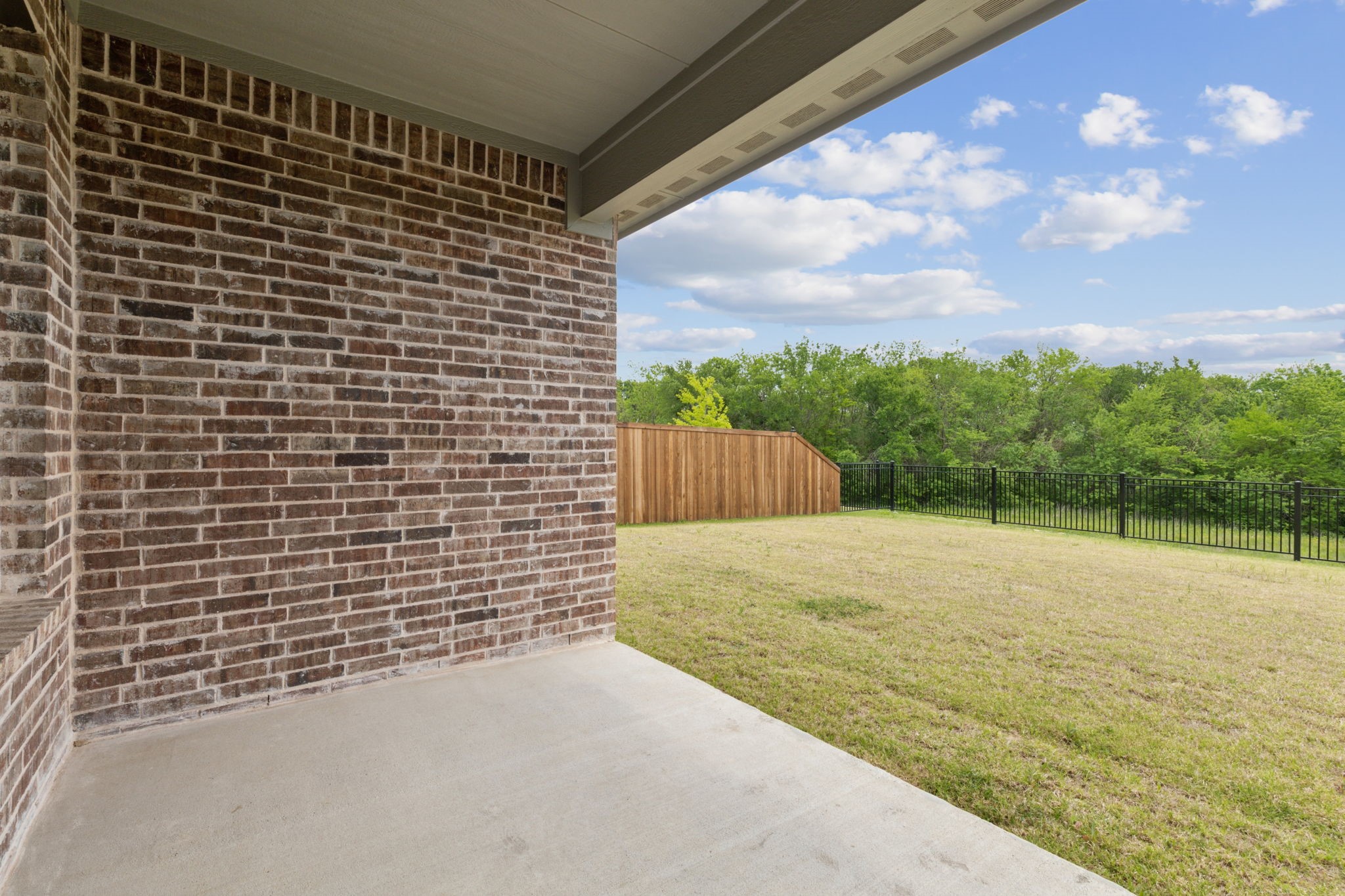 1517 Bridlepath Trail