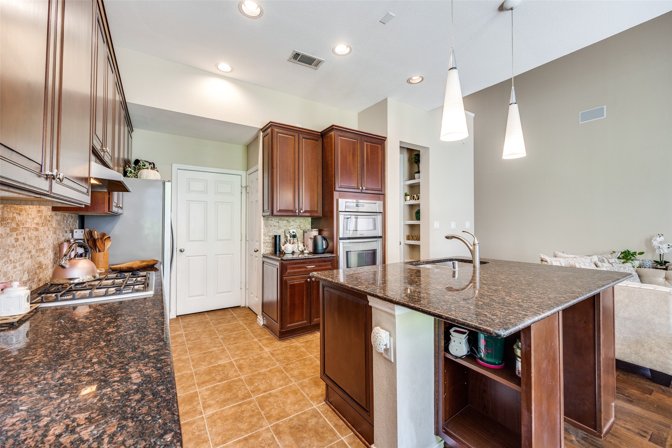 1207 Lake Pointe Way