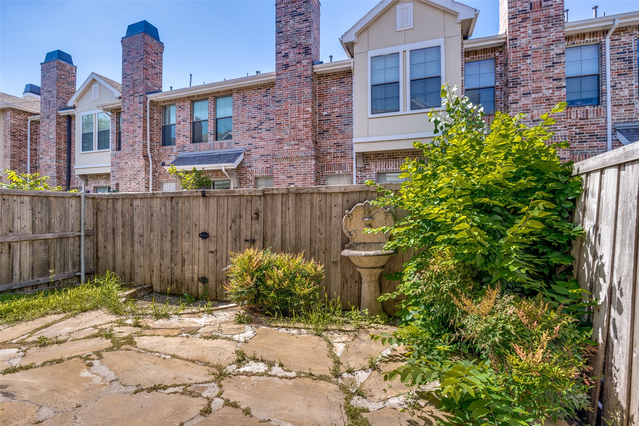 1207 Lake Pointe Way
