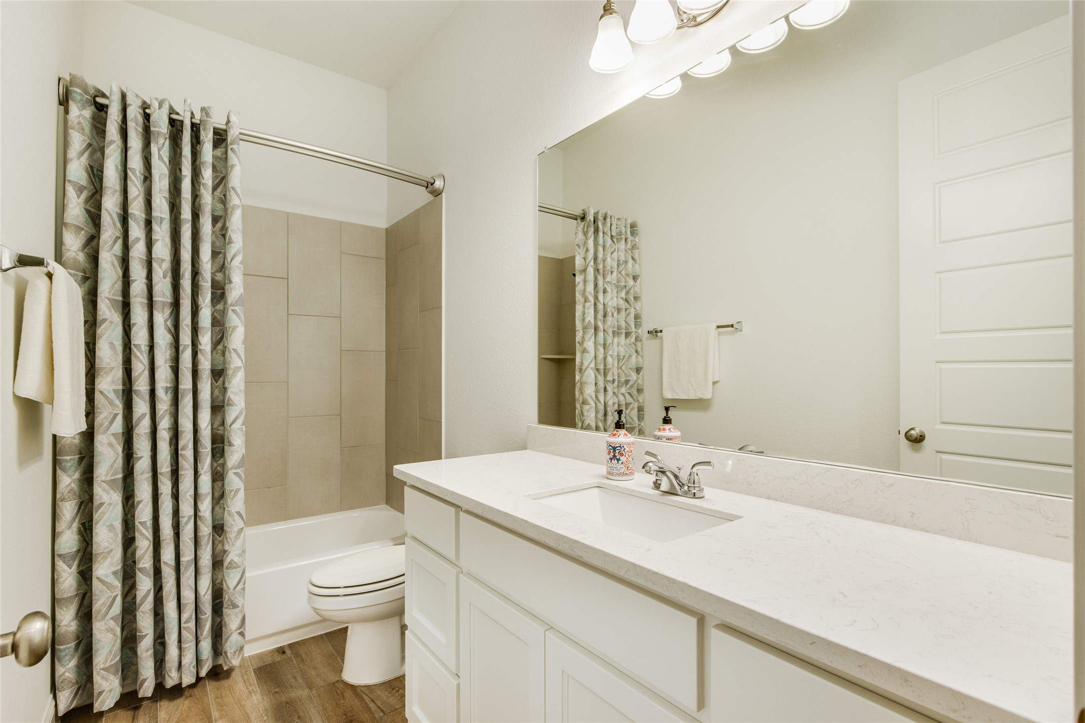 2406 Capitol Place