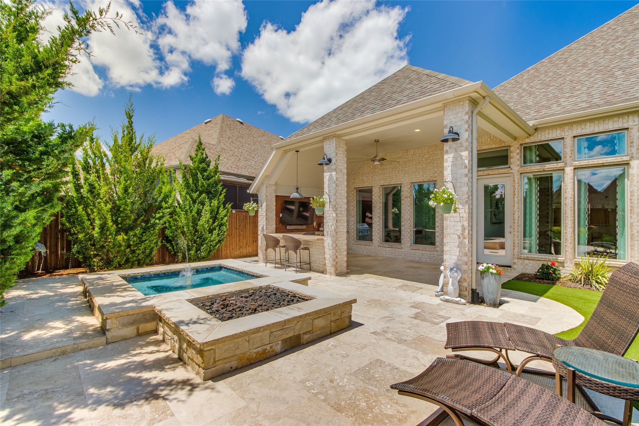 2406 Capitol Place