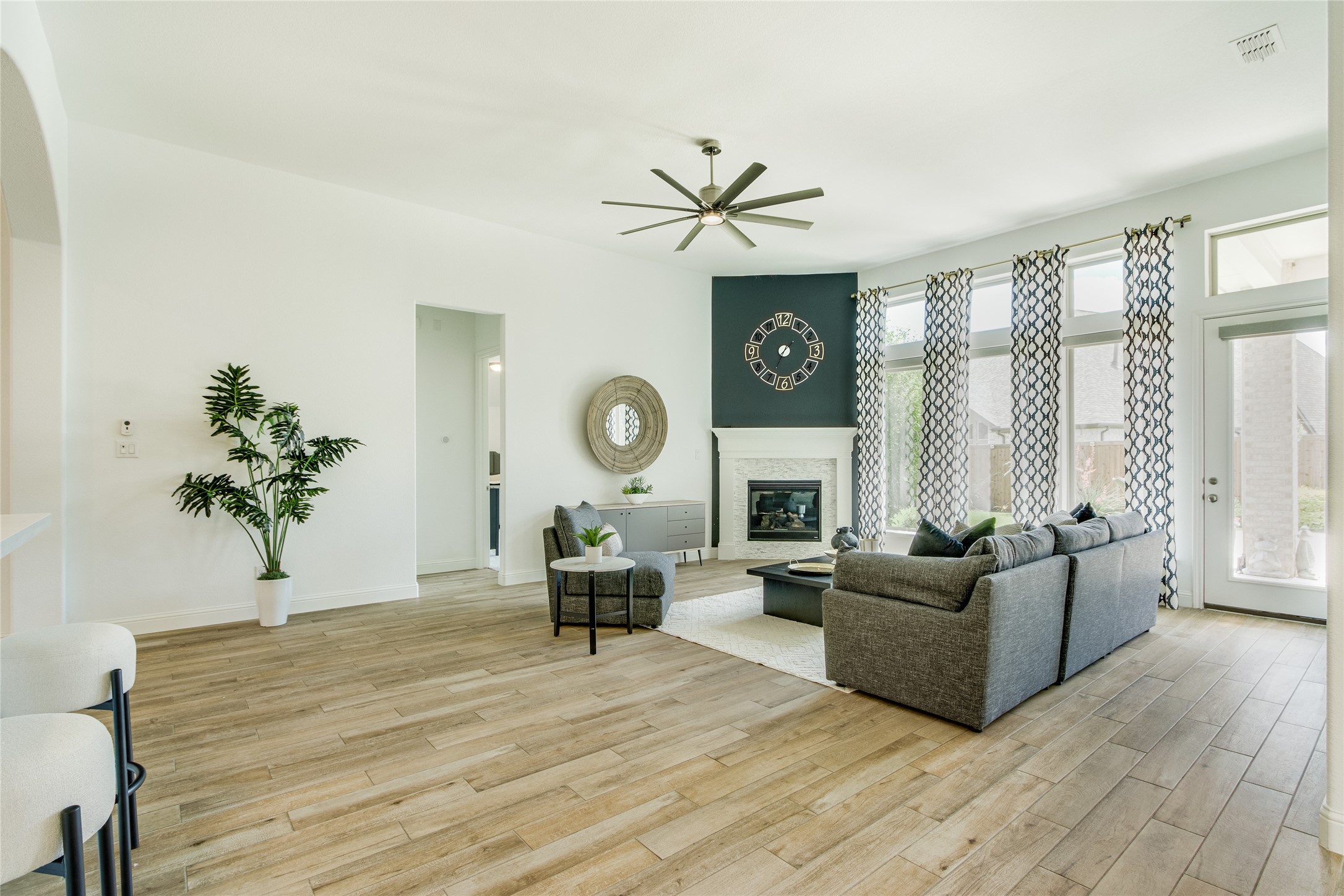 2406 Capitol Place