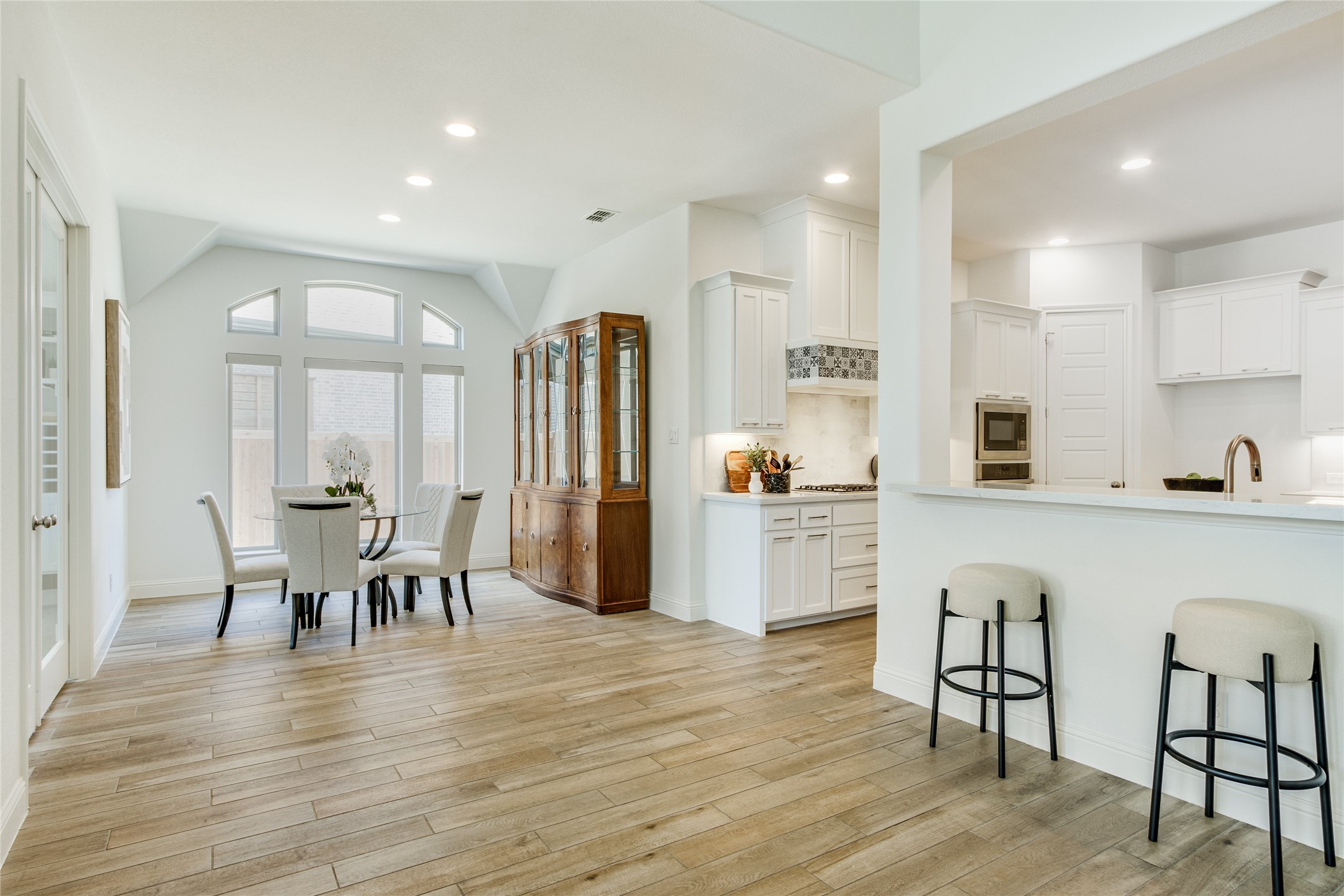 2406 Capitol Place
