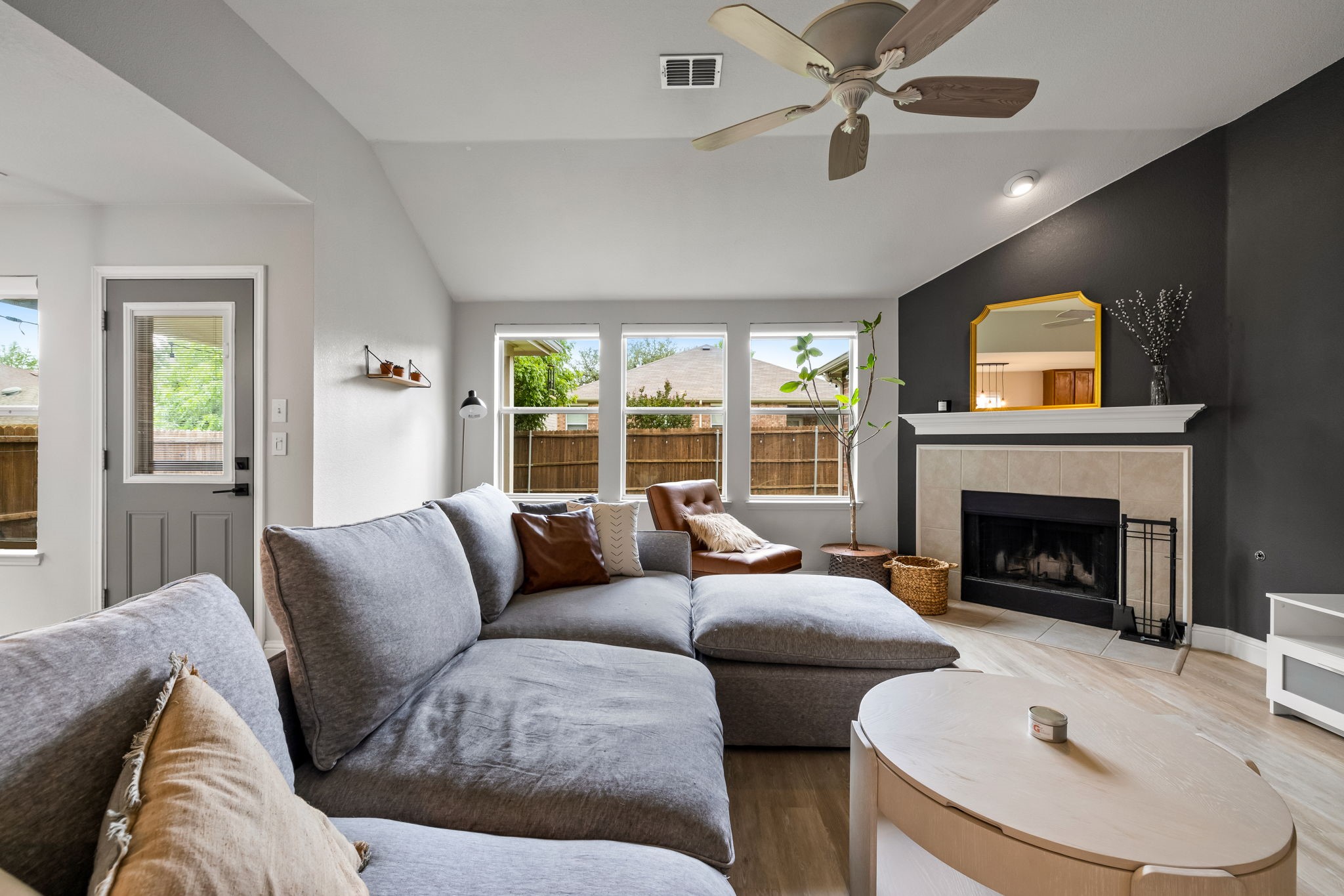 6005 Mariposa Drive
