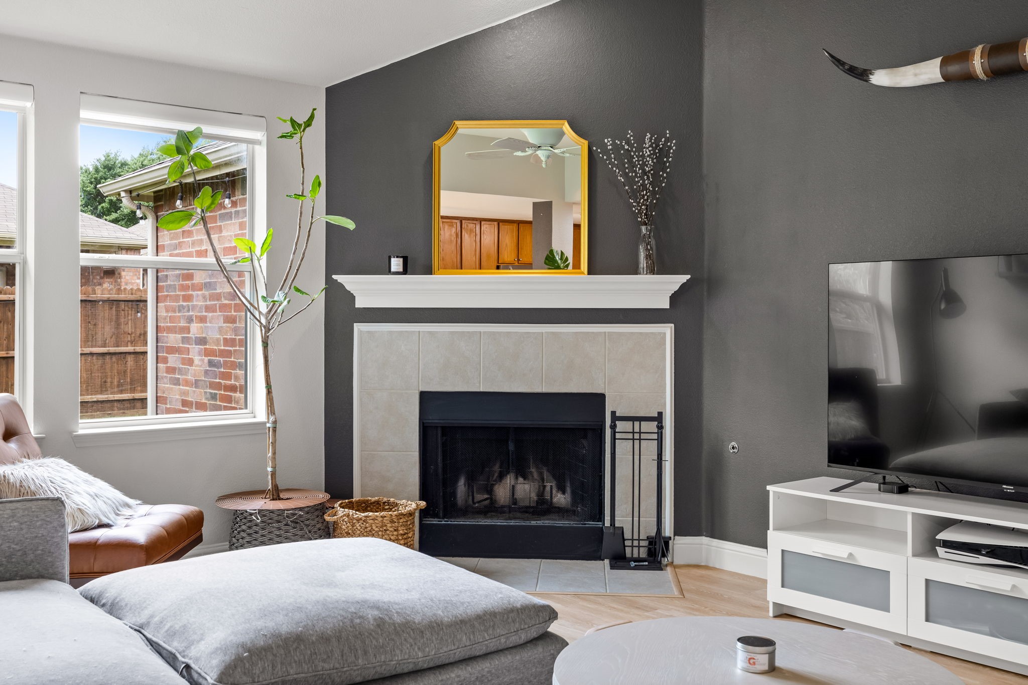 6005 Mariposa Drive