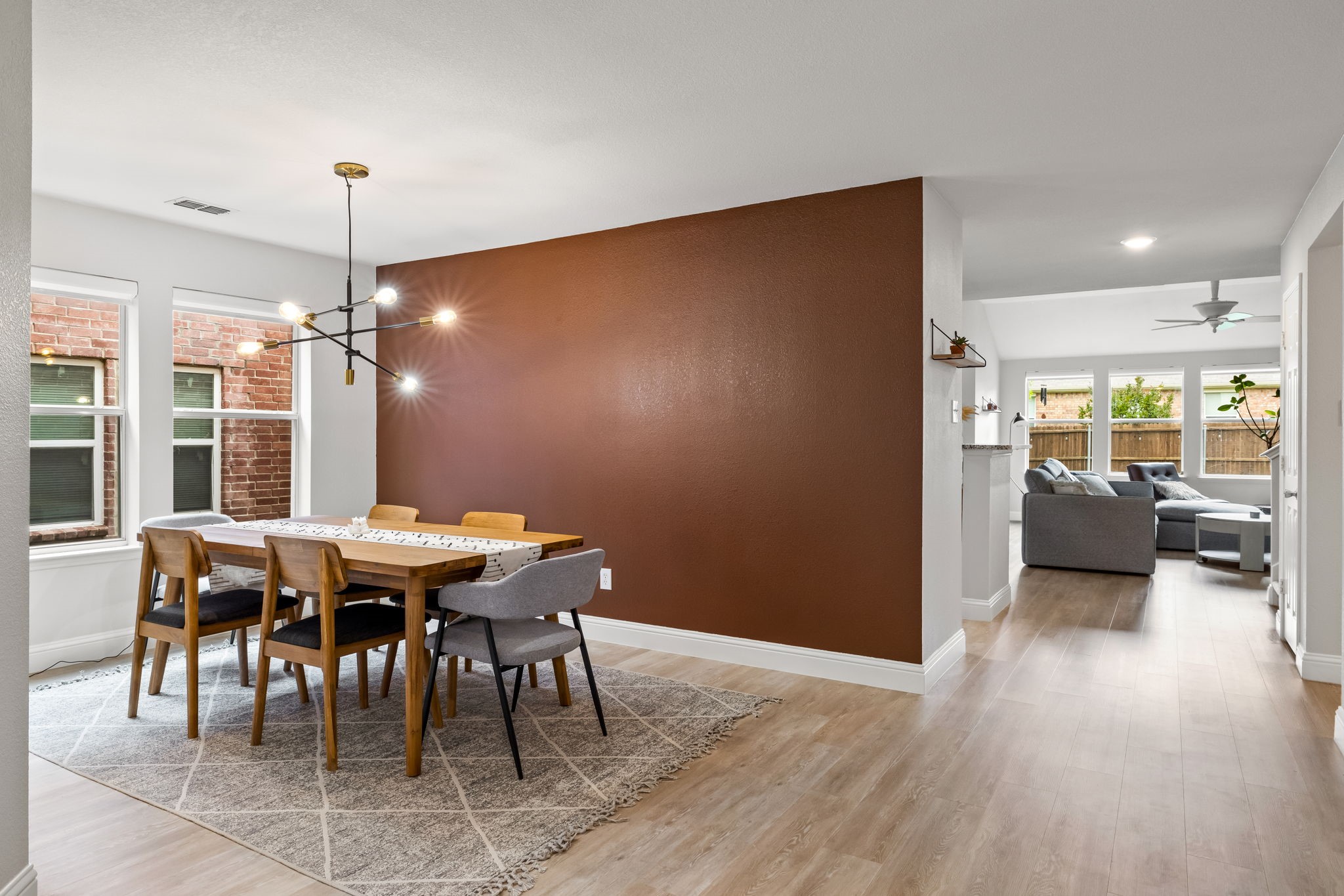 6005 Mariposa Drive