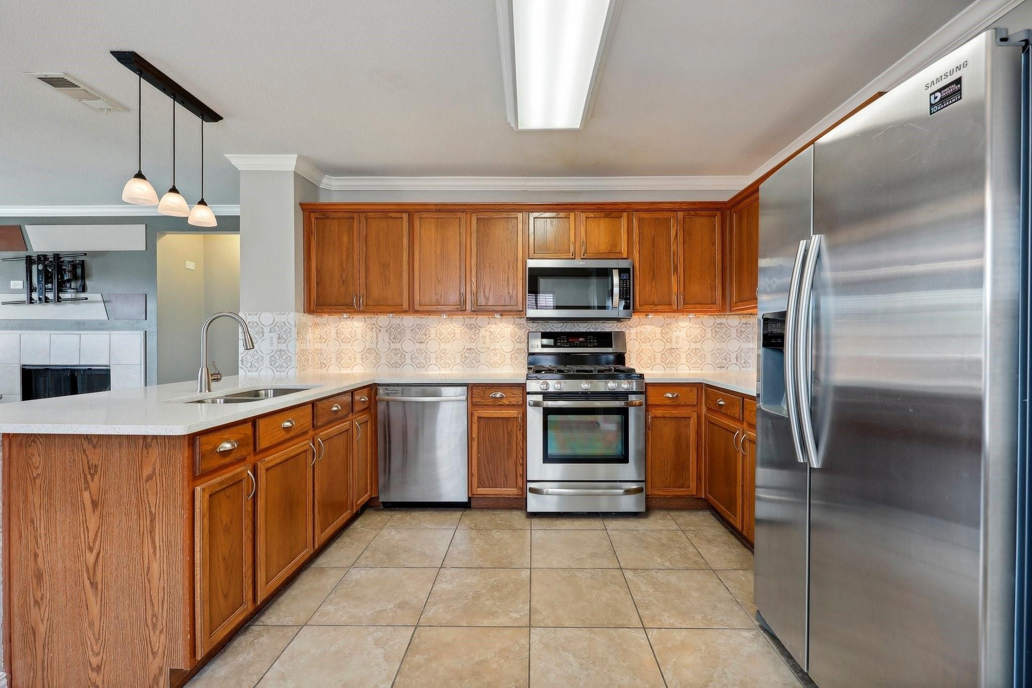 12319 Ridgetop Circle