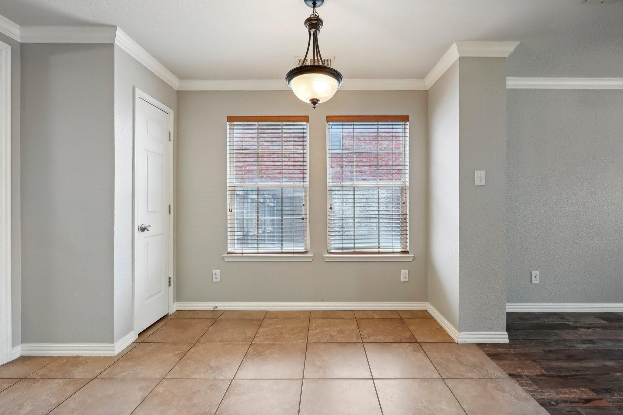 12319 Ridgetop Circle