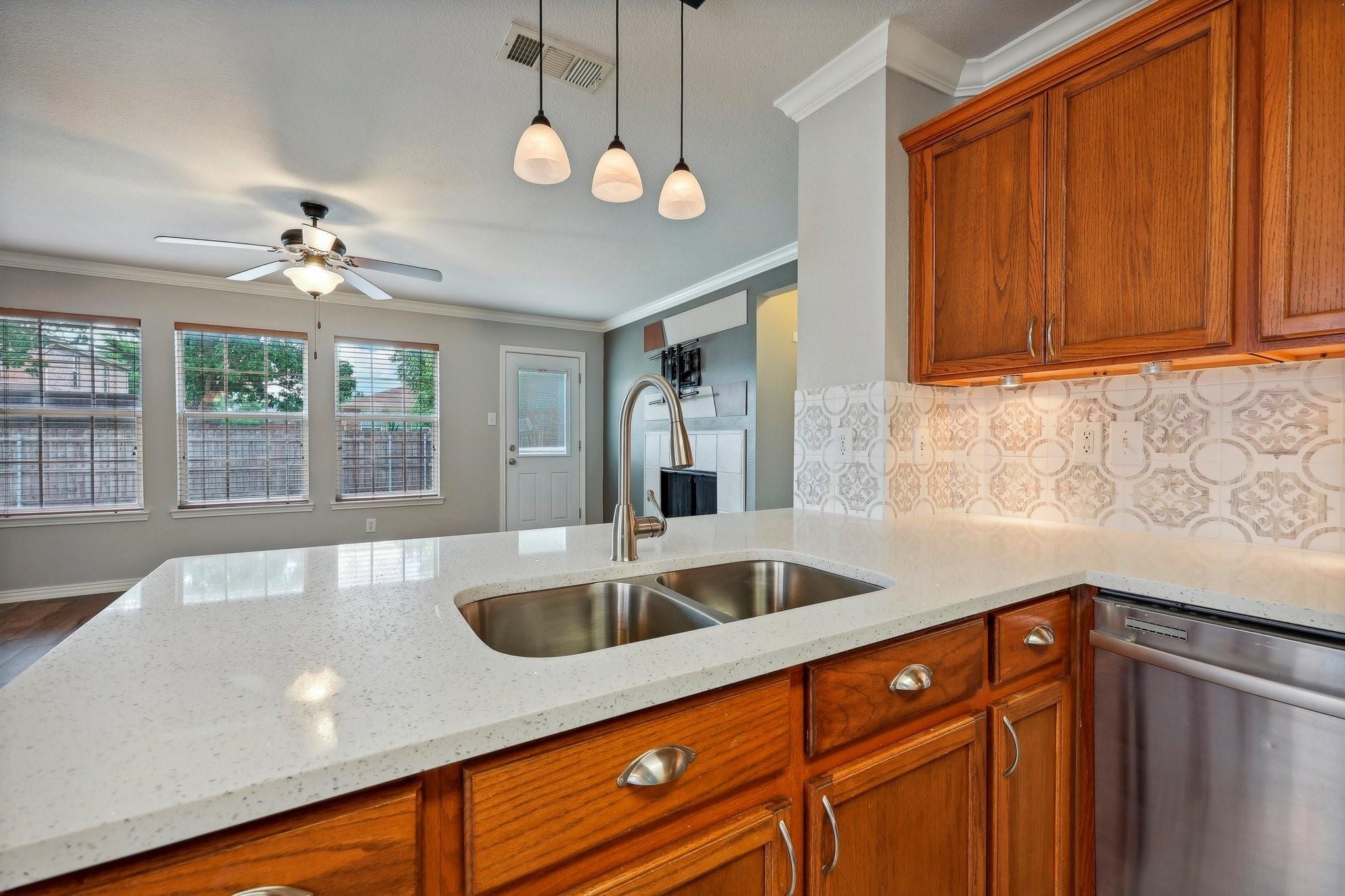 12319 Ridgetop Circle