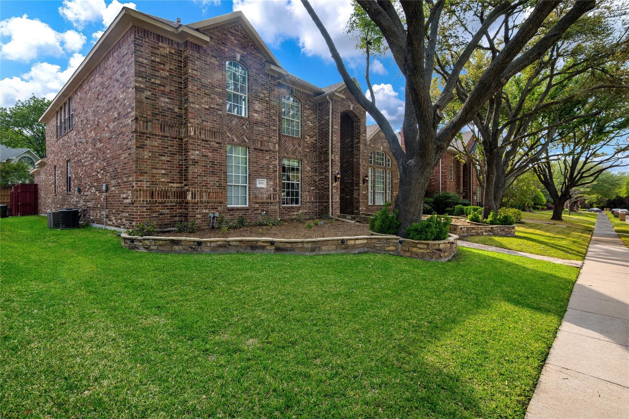 3808 Glasgow Drive