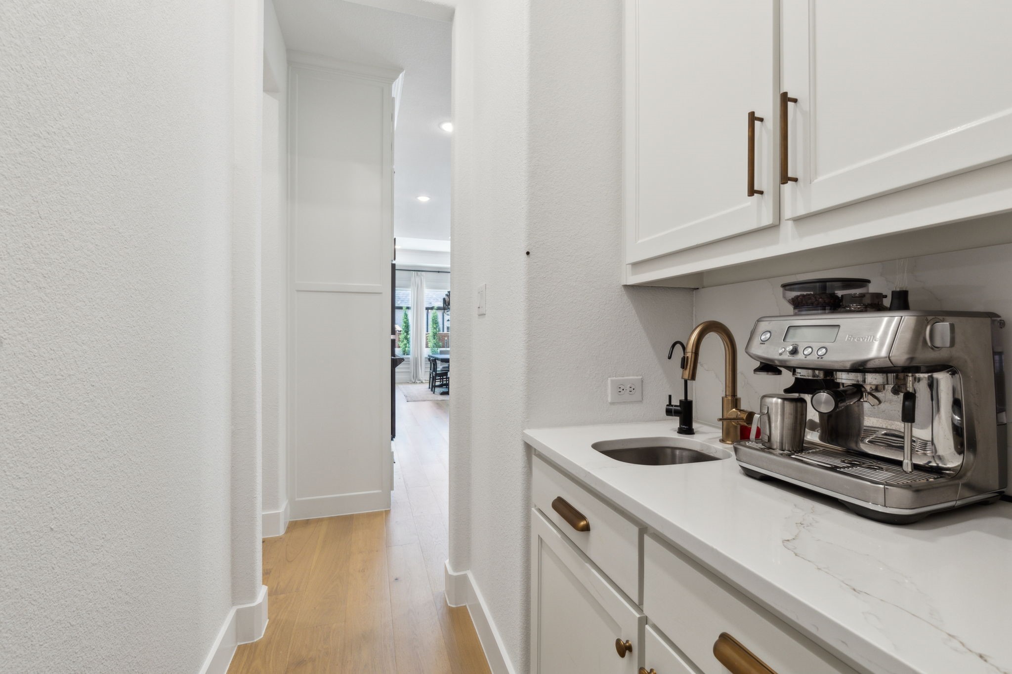 1421 Maplewood Drive