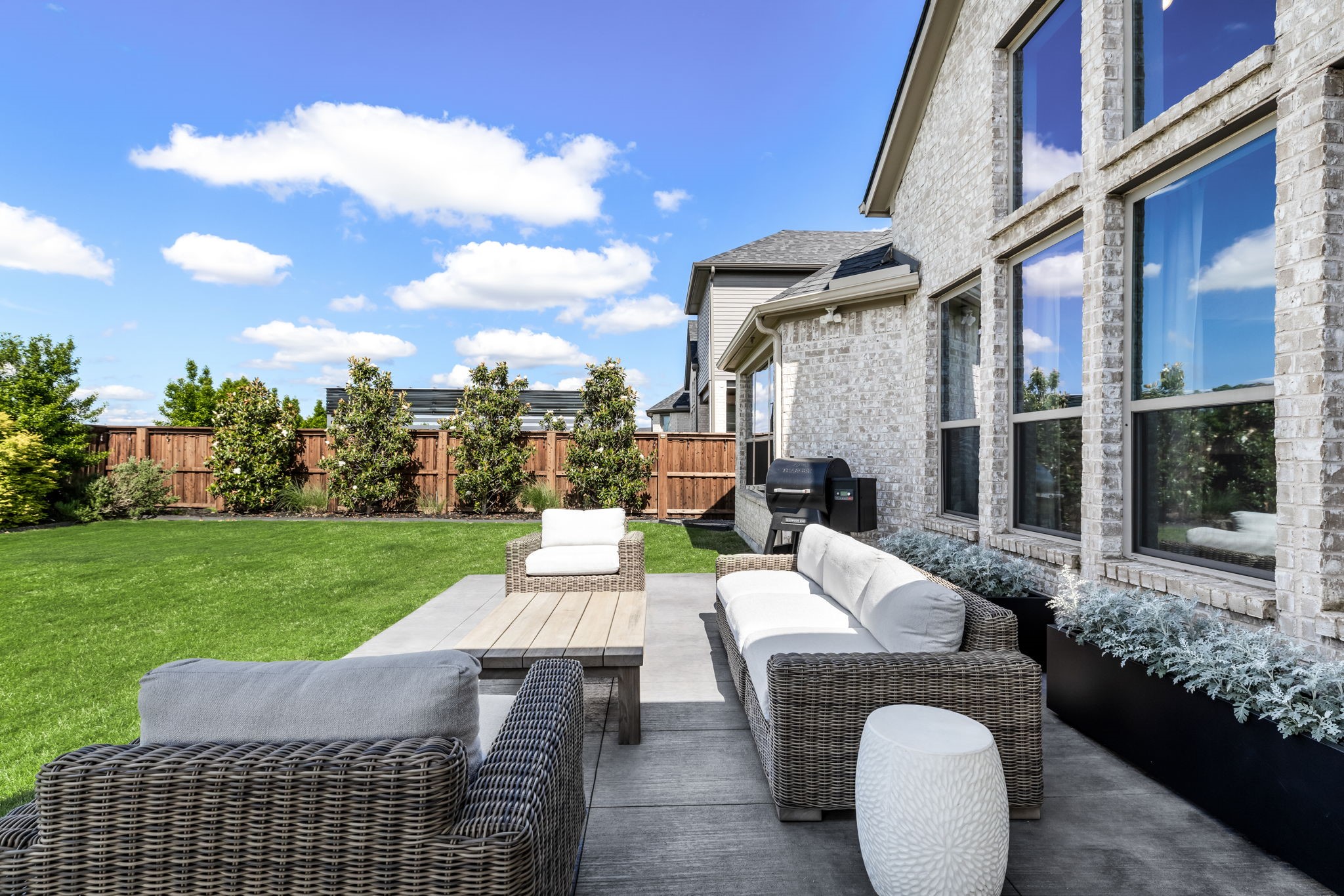2560 Horsetail Road
