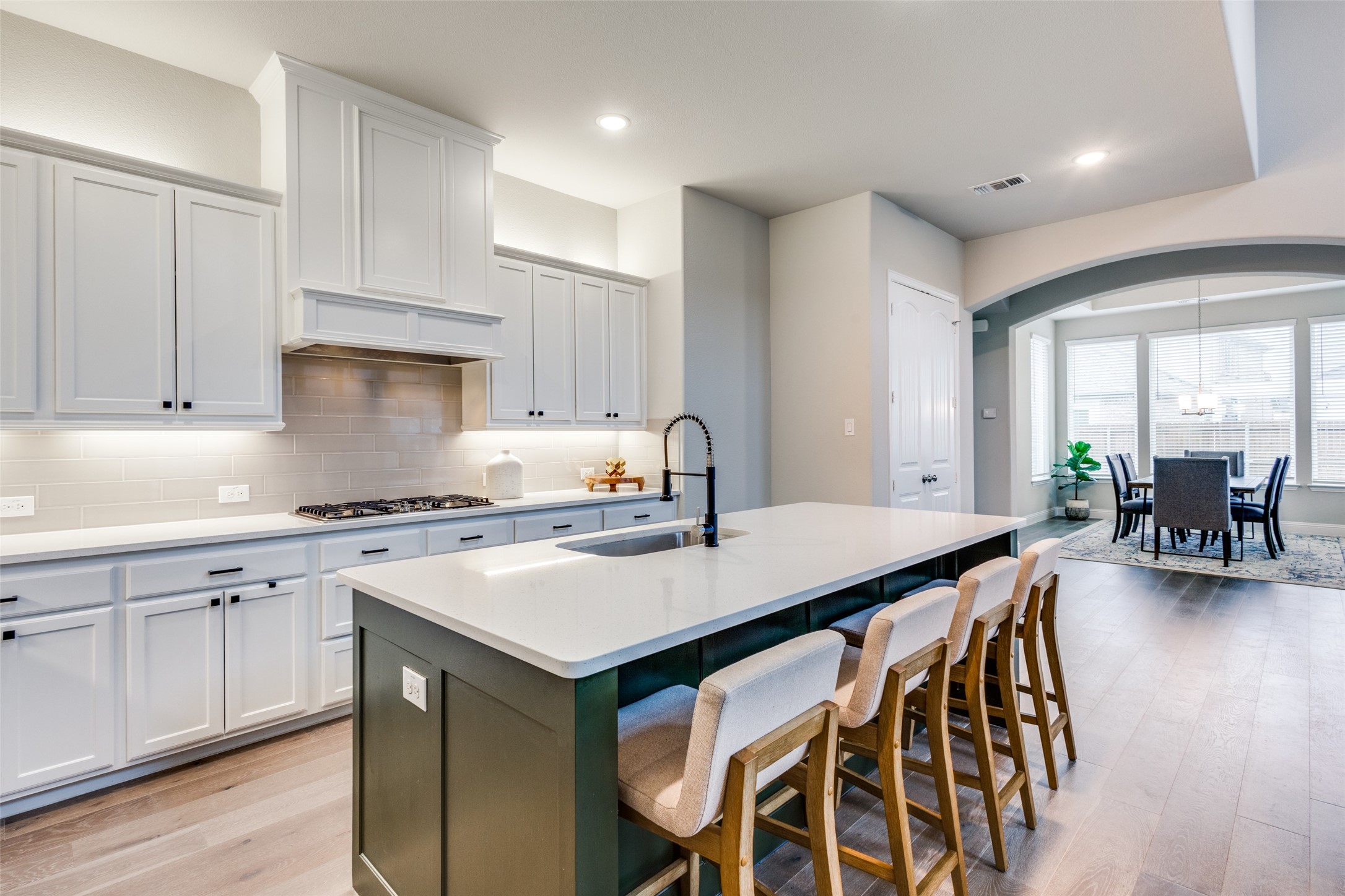 1421 Benavites Drive