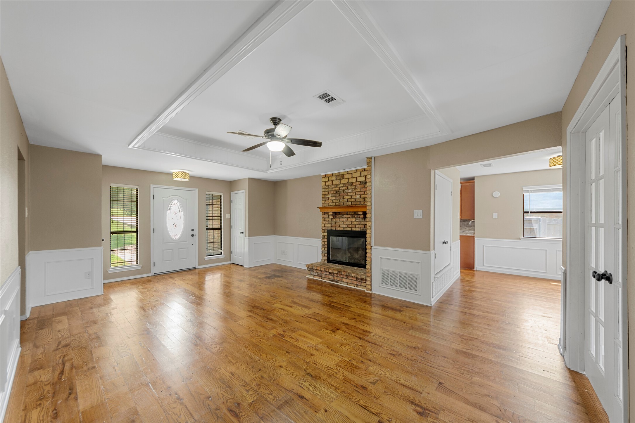 307 E 6th Street